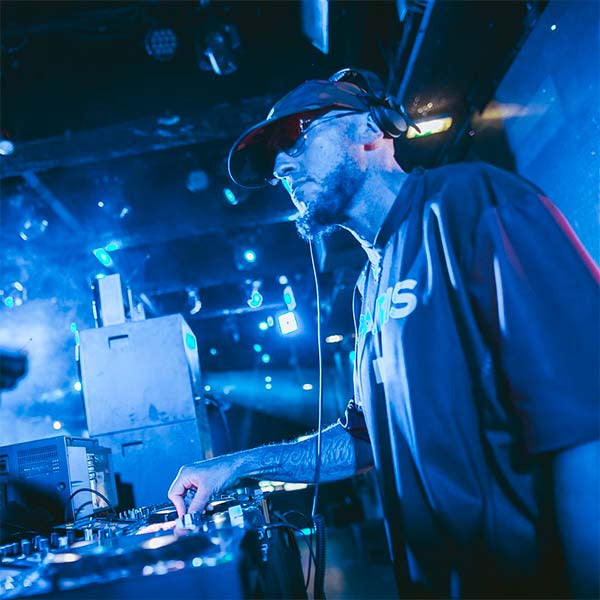 Dirty Swift x PXP : quand le meilleur DJ hip-hop rencontre le Streetwear