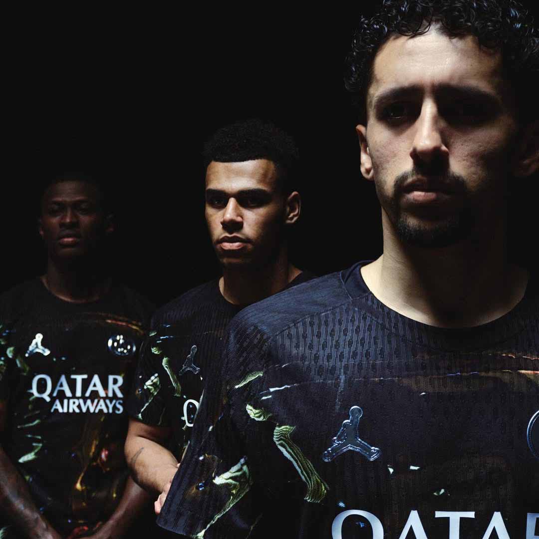 ウェア POGGY X PSG 2nd COLLECTION PSG x Jordan: the Night Edition 2025-2026 jersey inspired by the