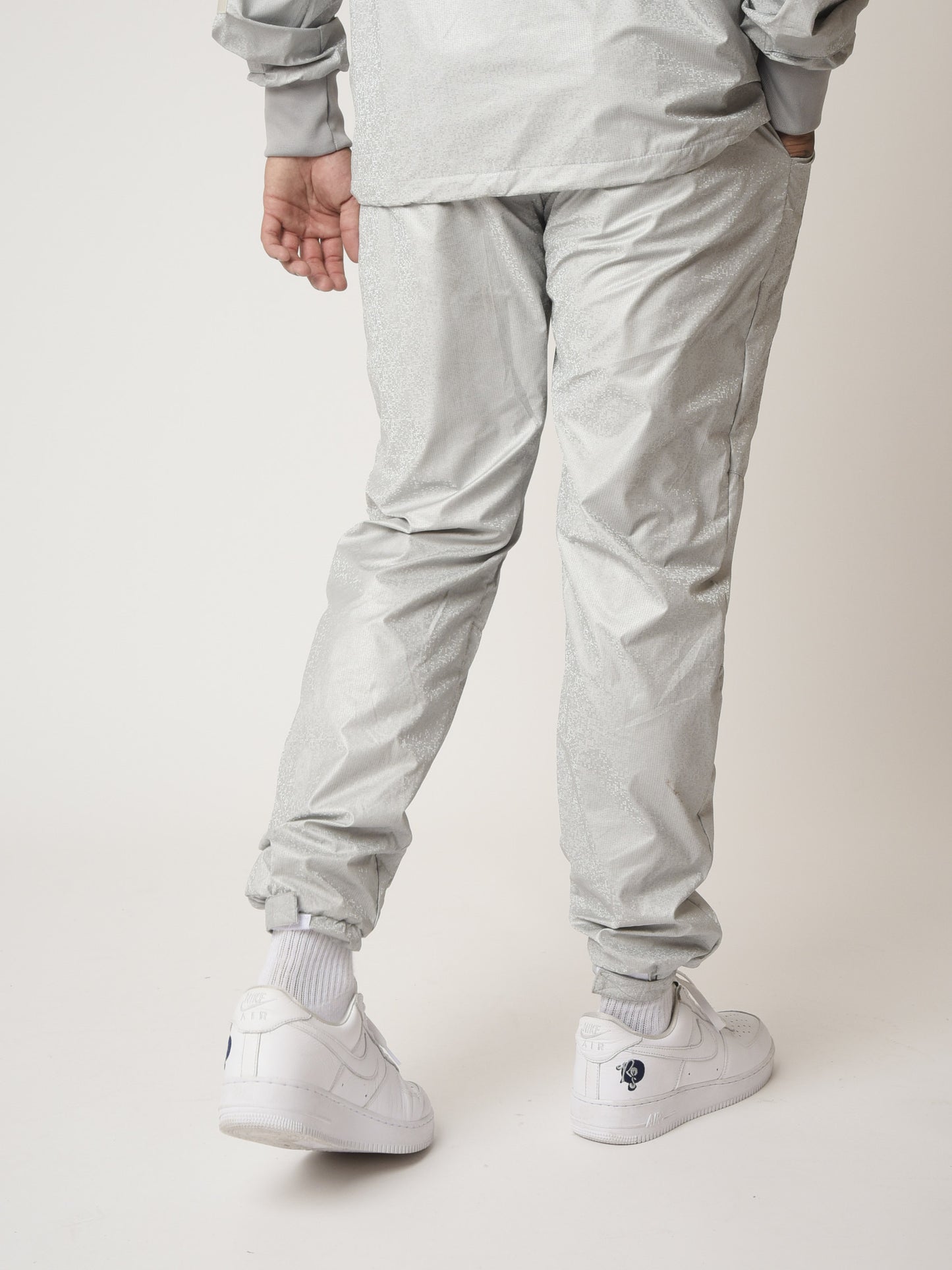2040096-gris-clair