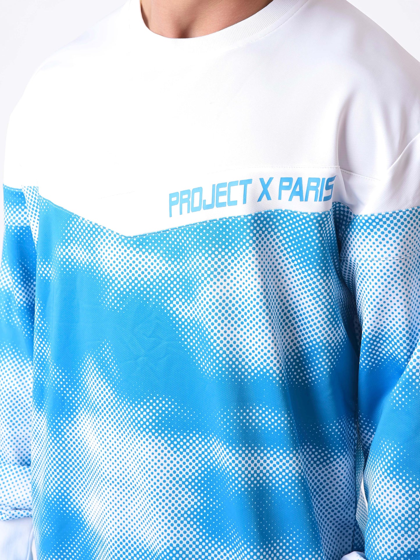 2120221-bleu-ciel