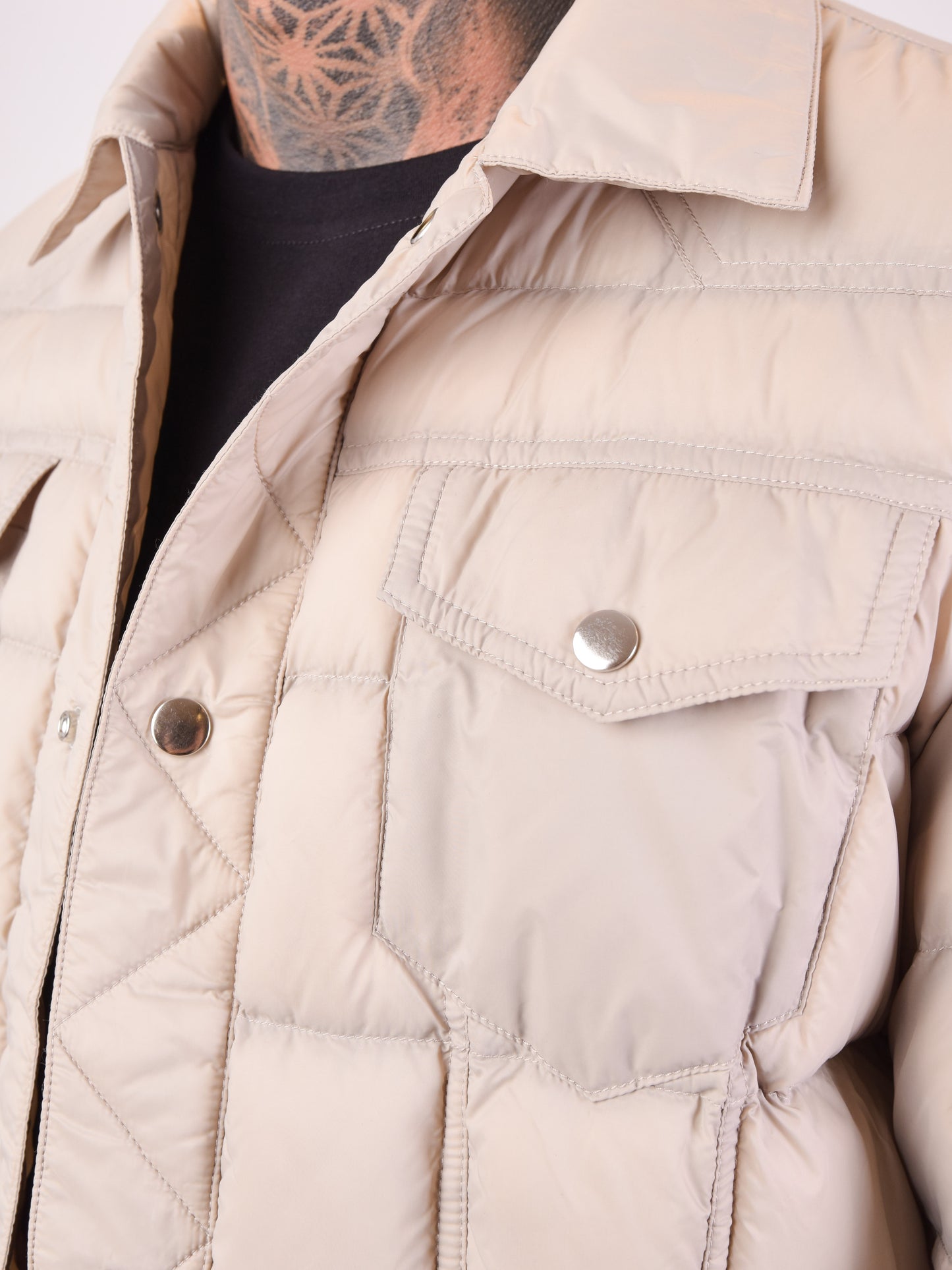 2150018-beige-detailshot