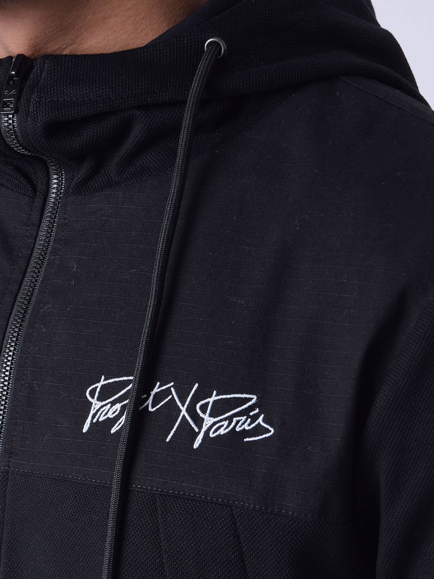 2230173-noir-detailshot