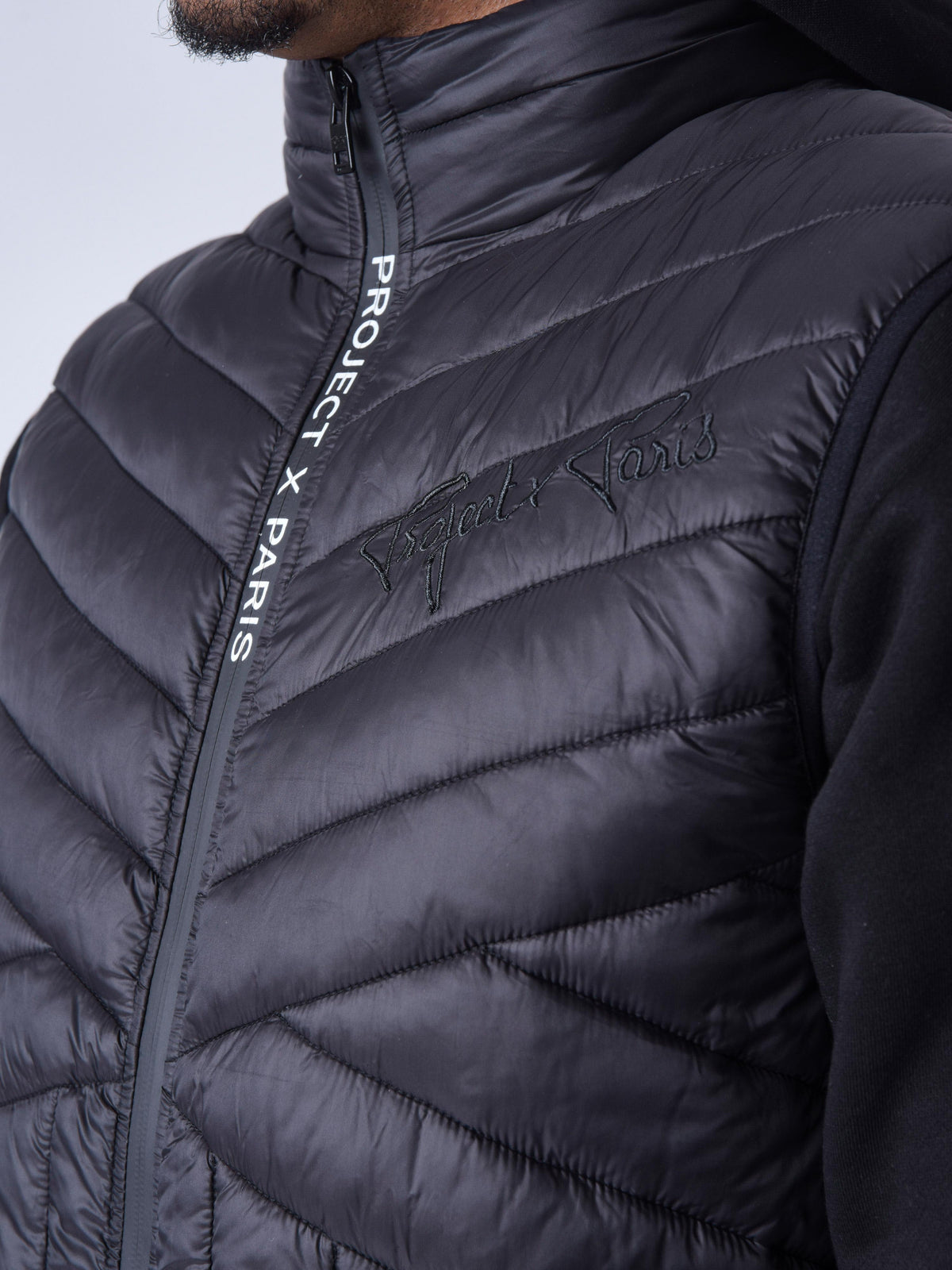 2250020-noir