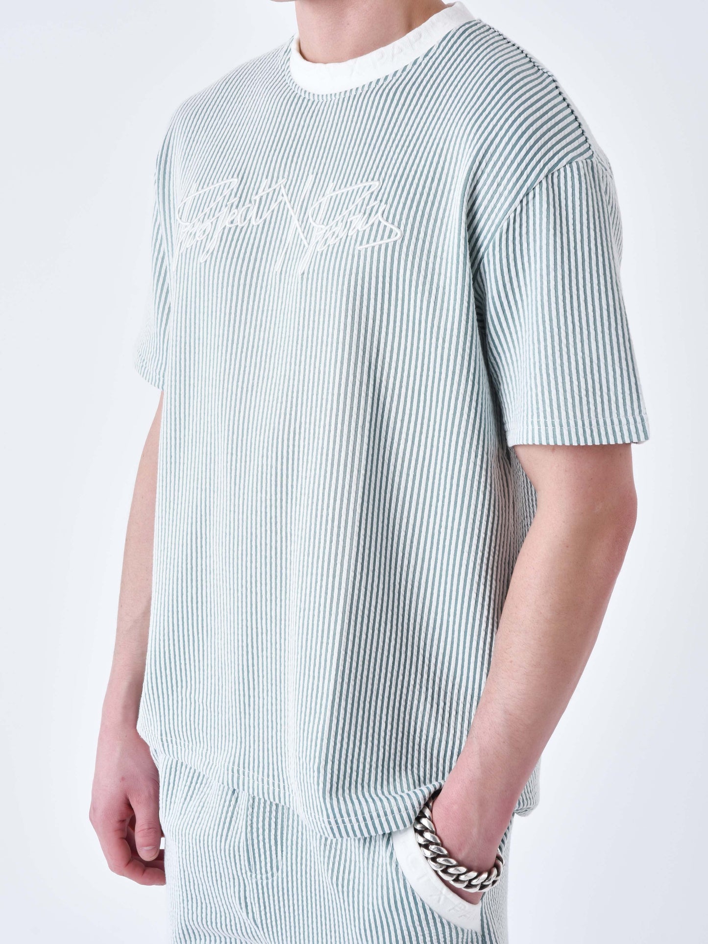 2310031-bleu-vert-modelshot