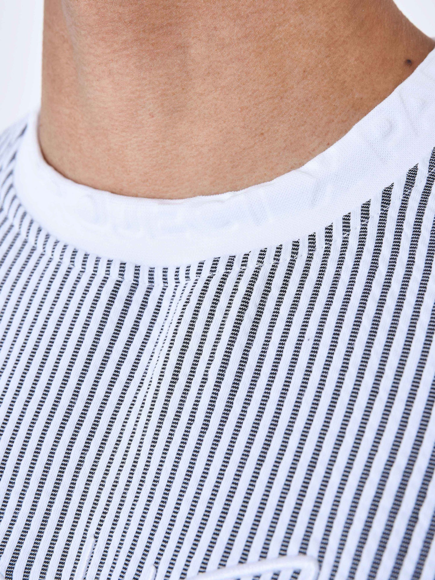 2310031-gris-clair-detailshot