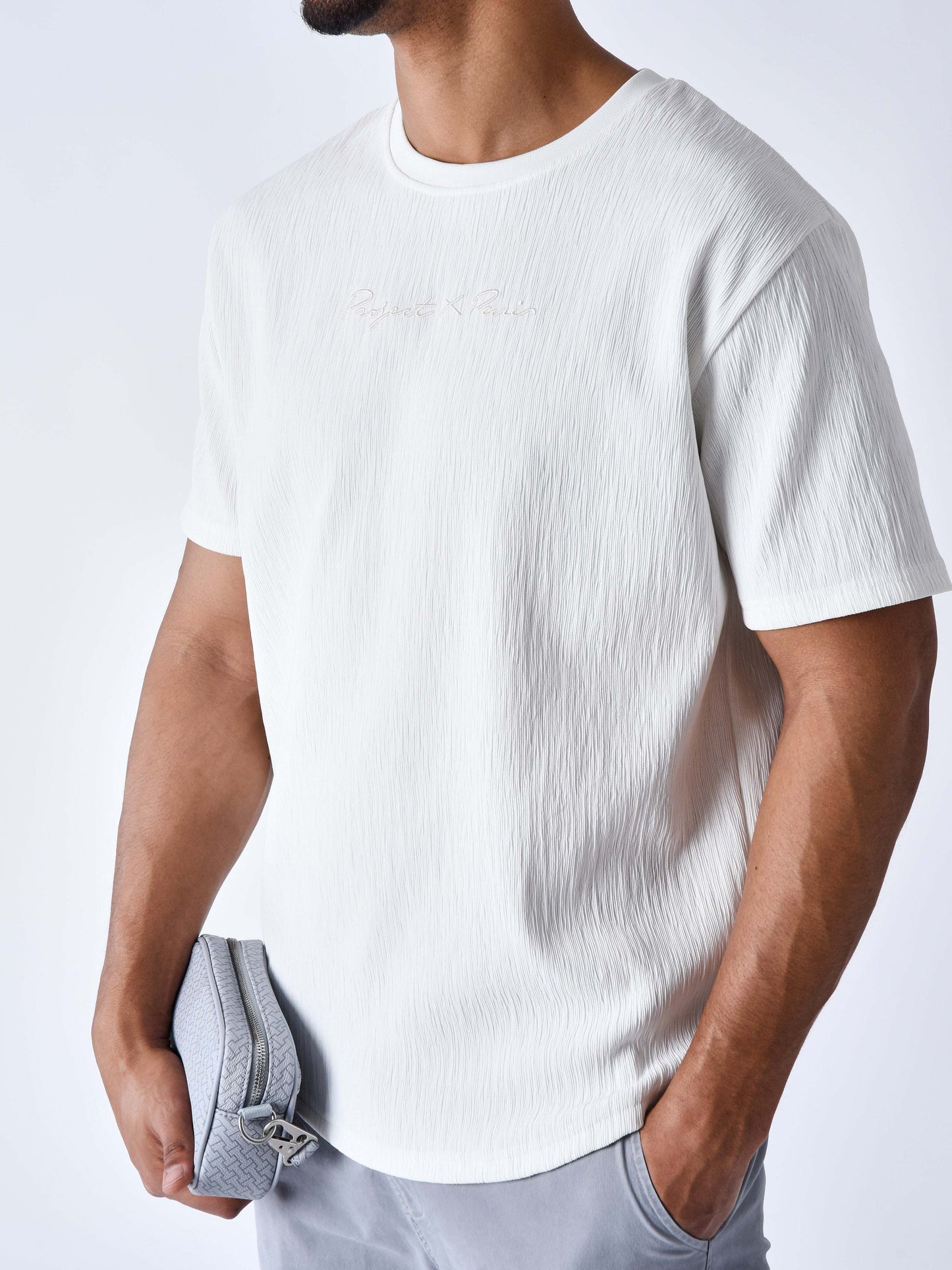 2310064-blanc-modelshot