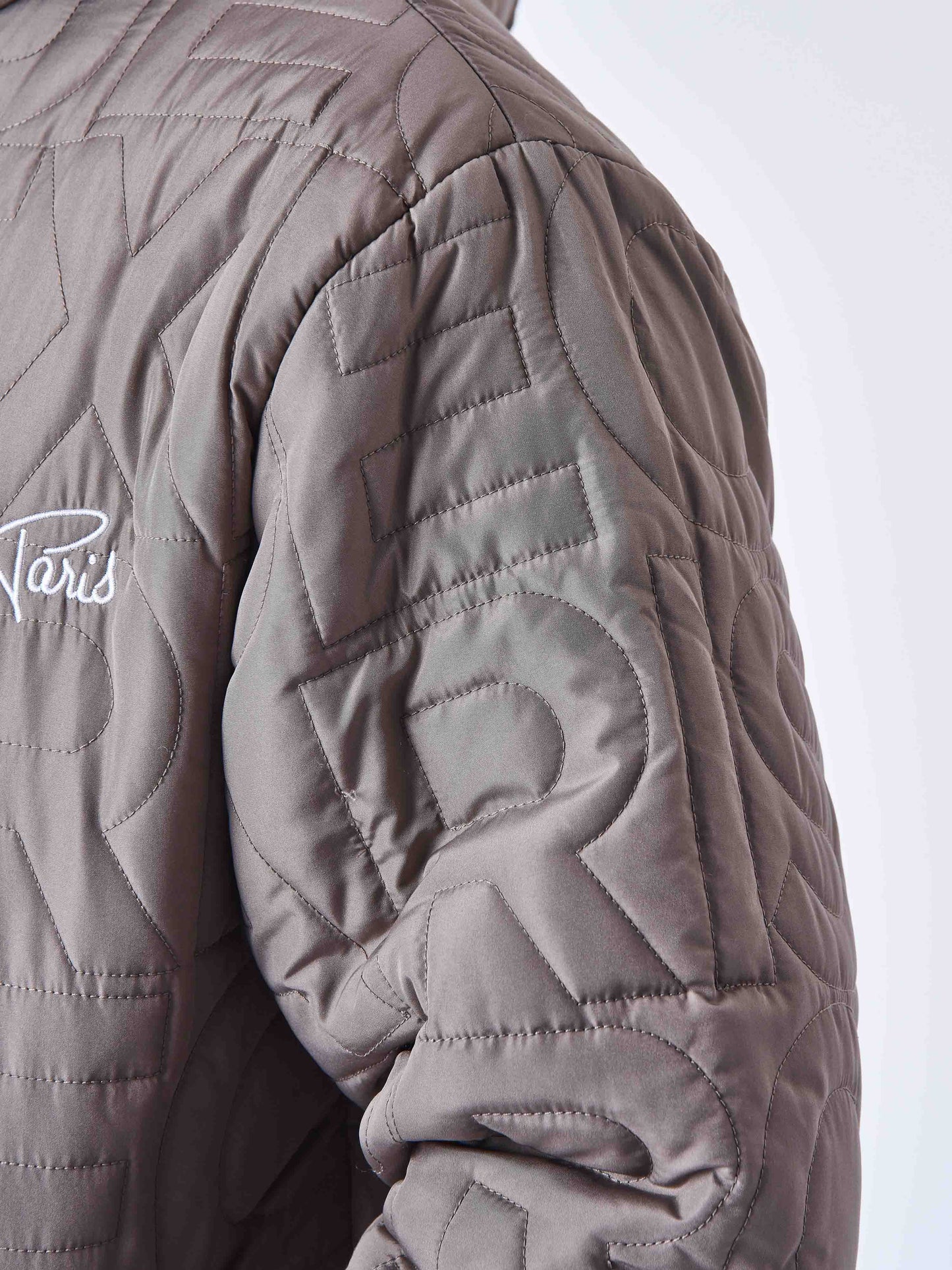 2333002-taupe-detailshot