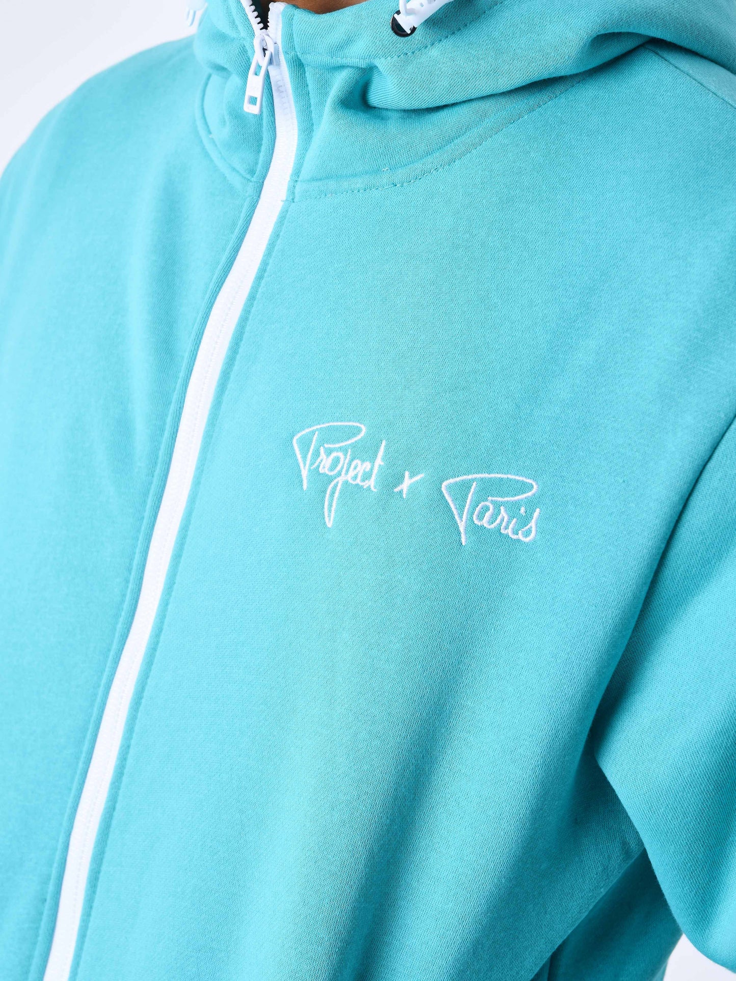 2333104-cyan