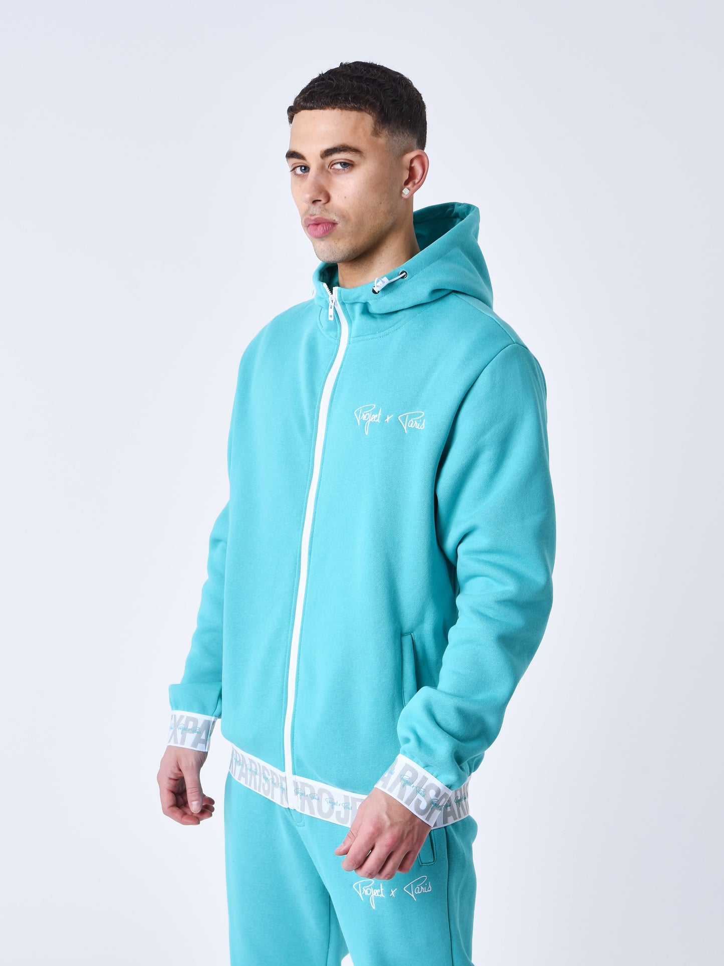 2333104-cyan