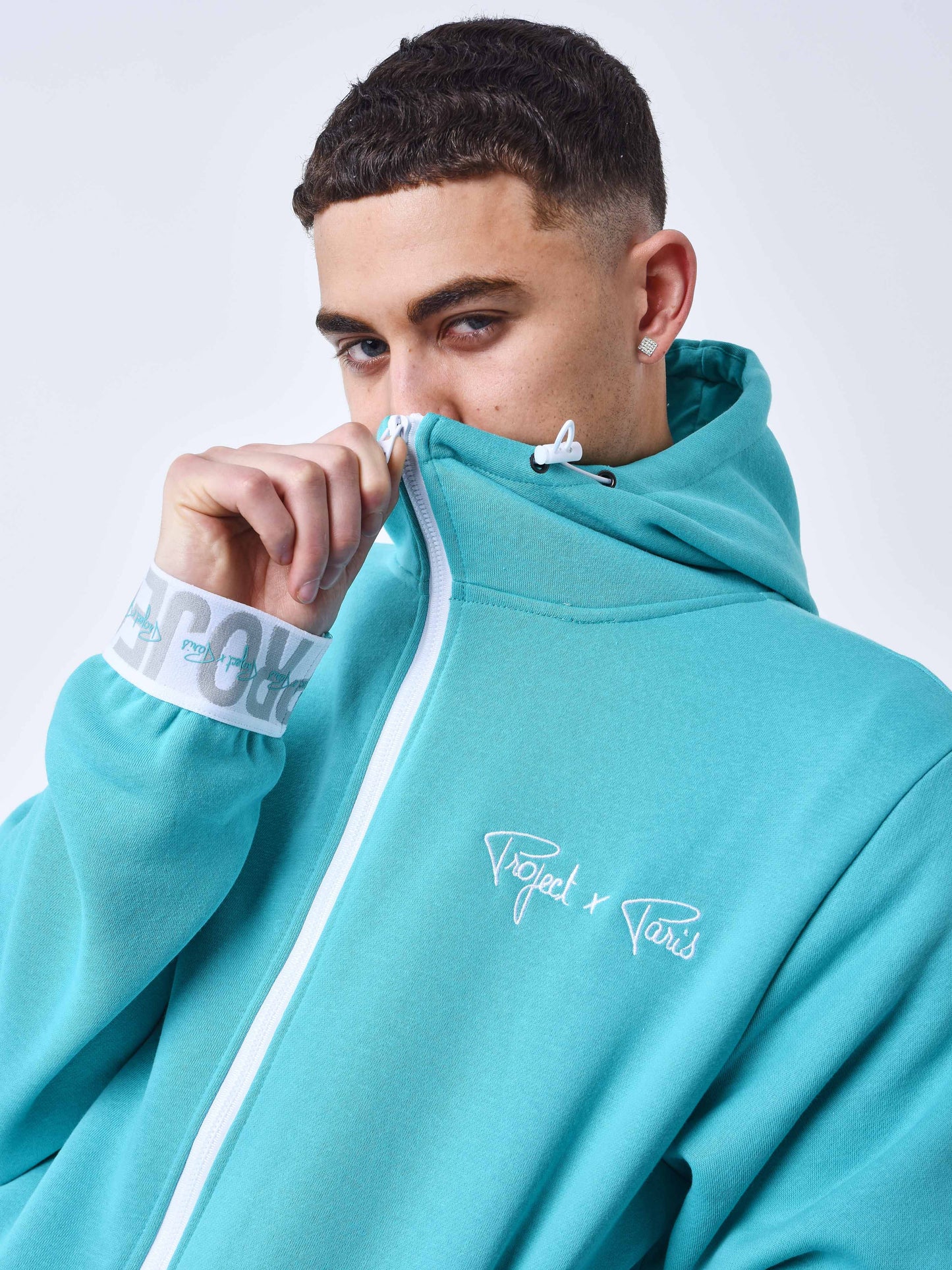 2333104-cyan