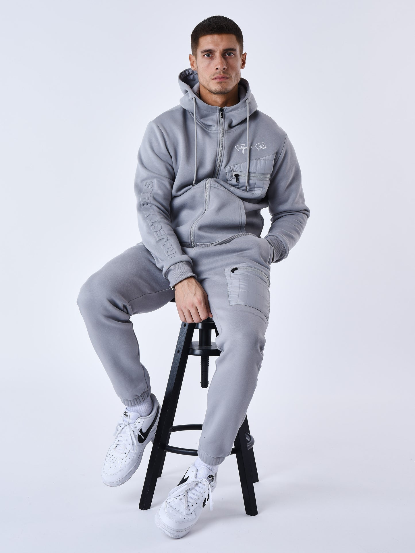 2333107-gris-clair