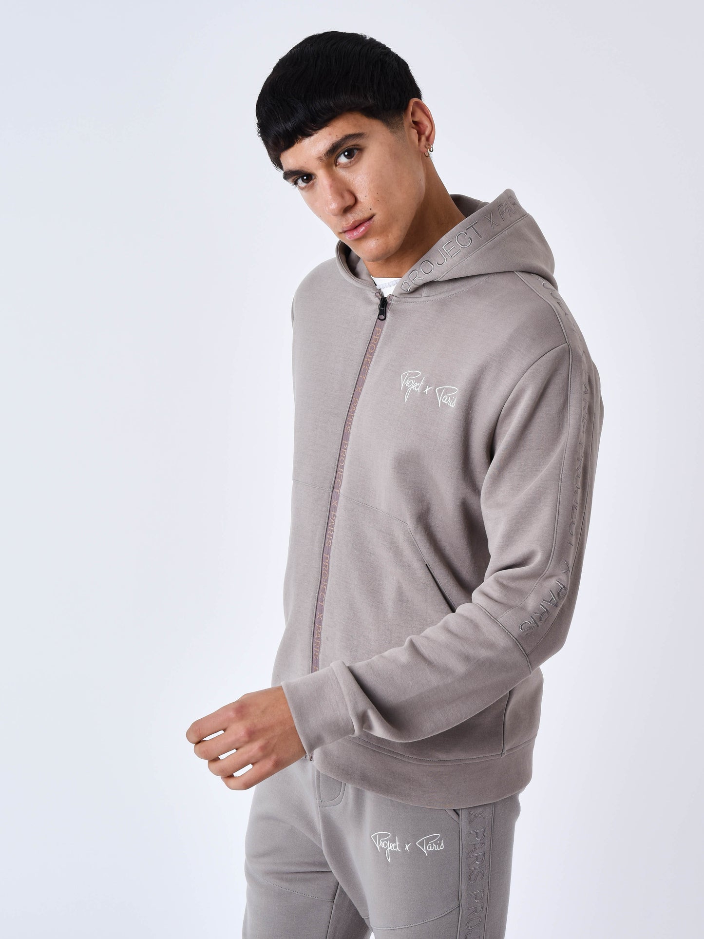 2333108-1-taupe