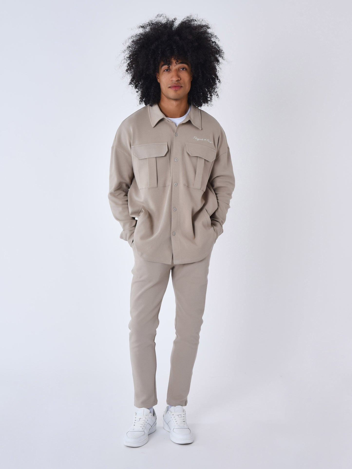 2333118-beige