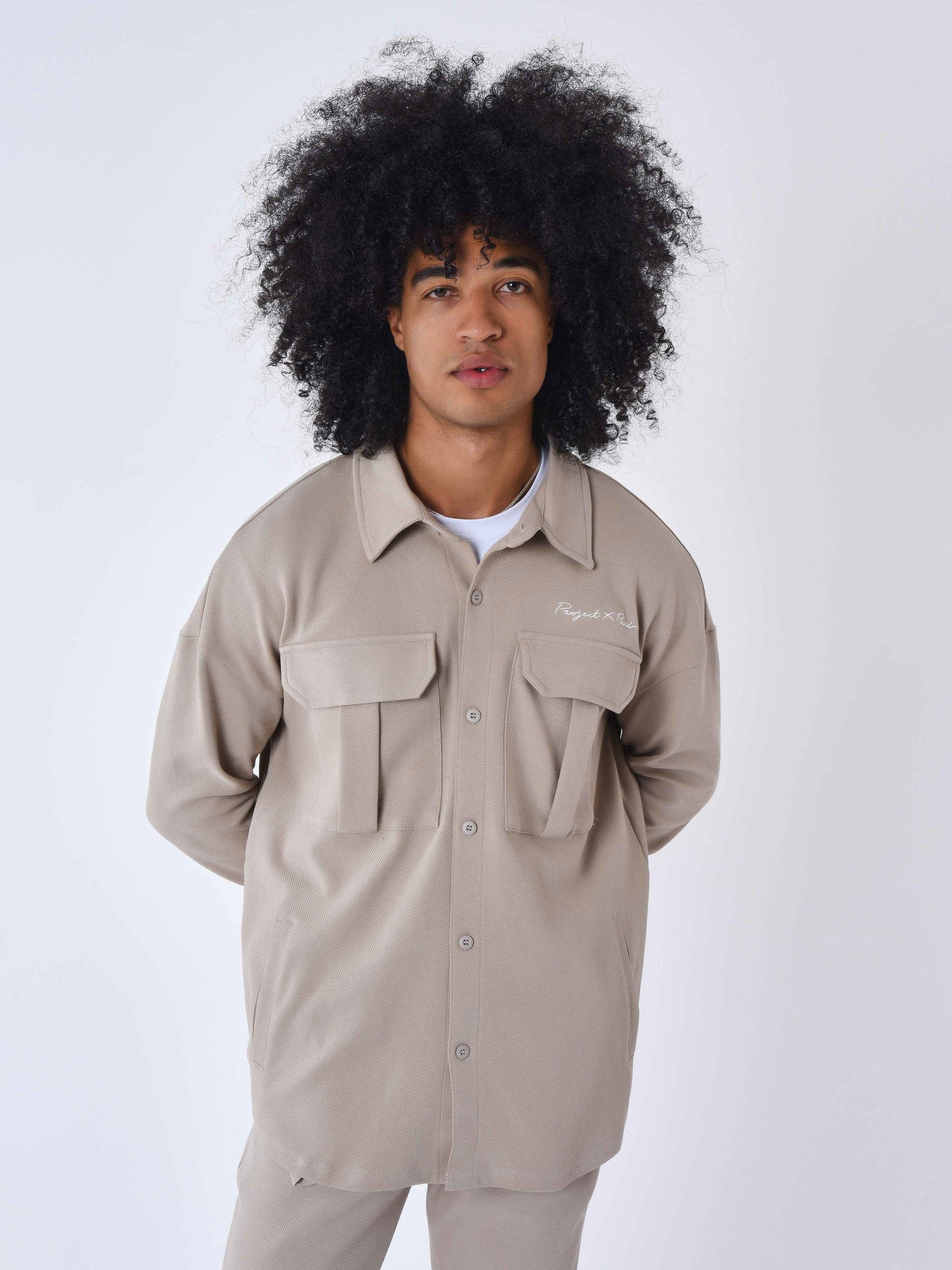 2333118-beige