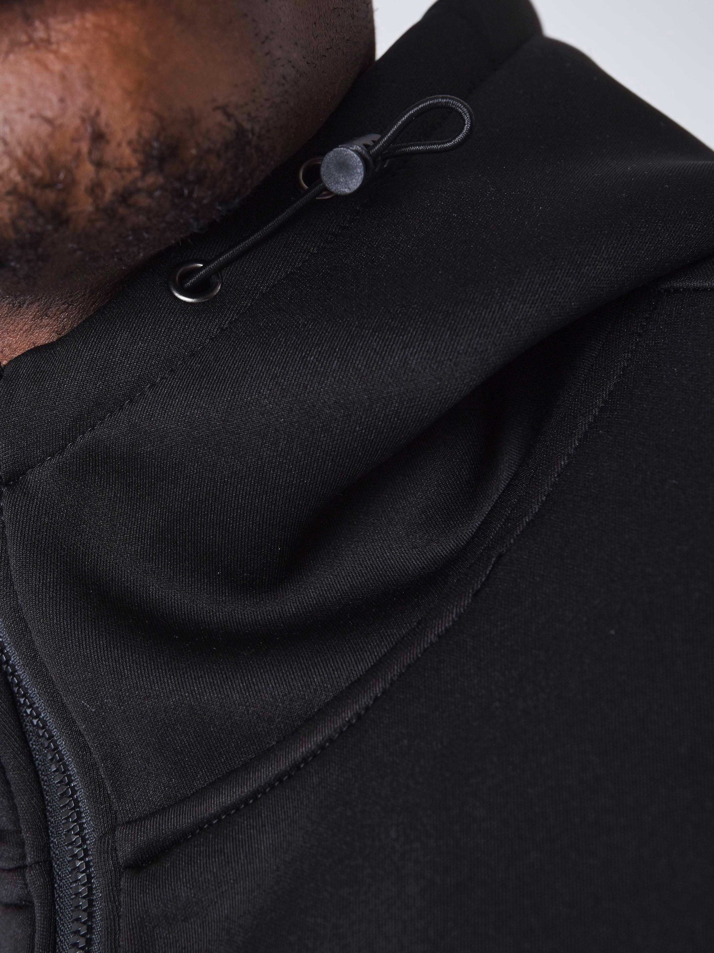 2333200-noir-detailshot