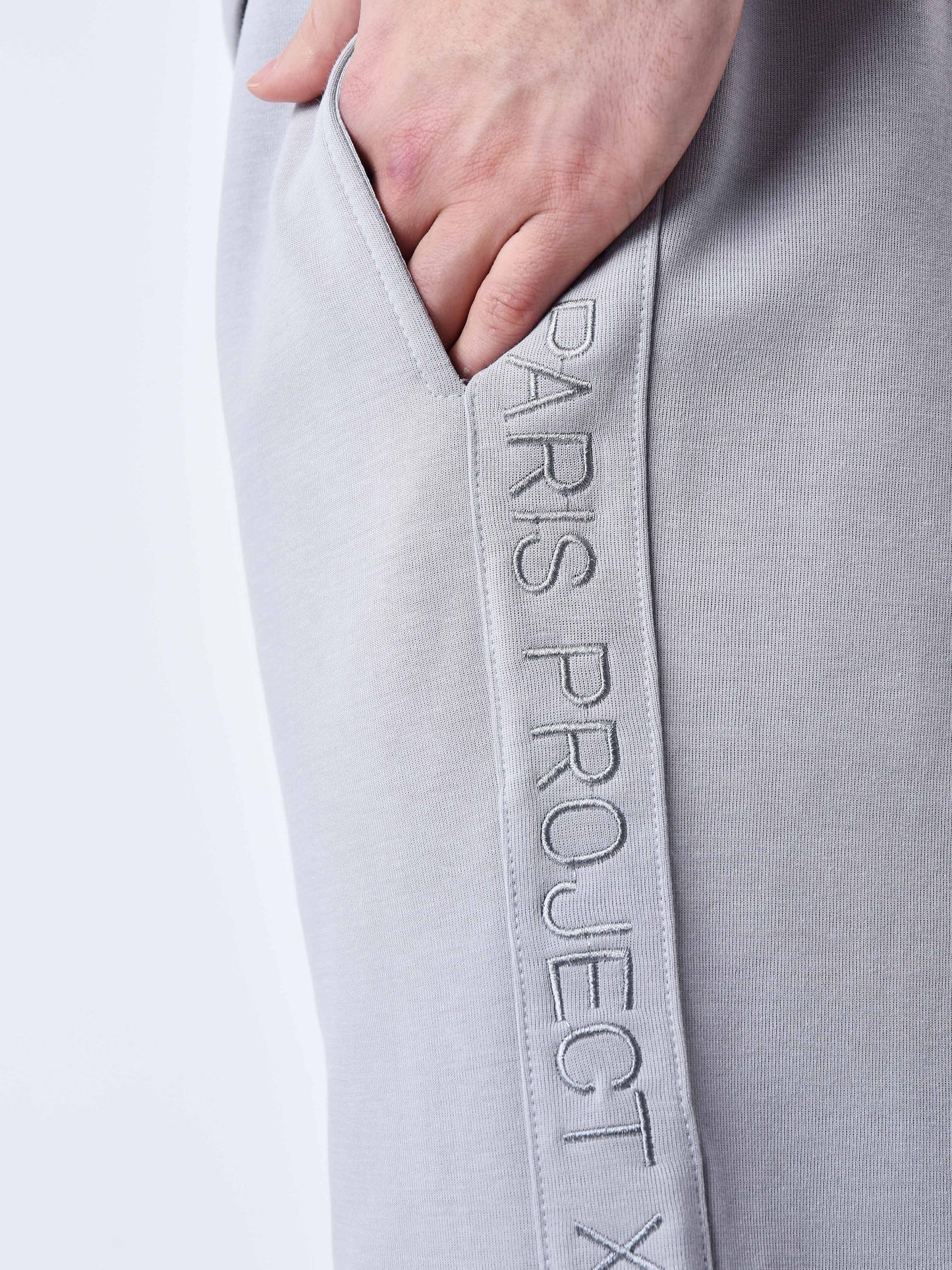 2340027-gris-clair-detailshot