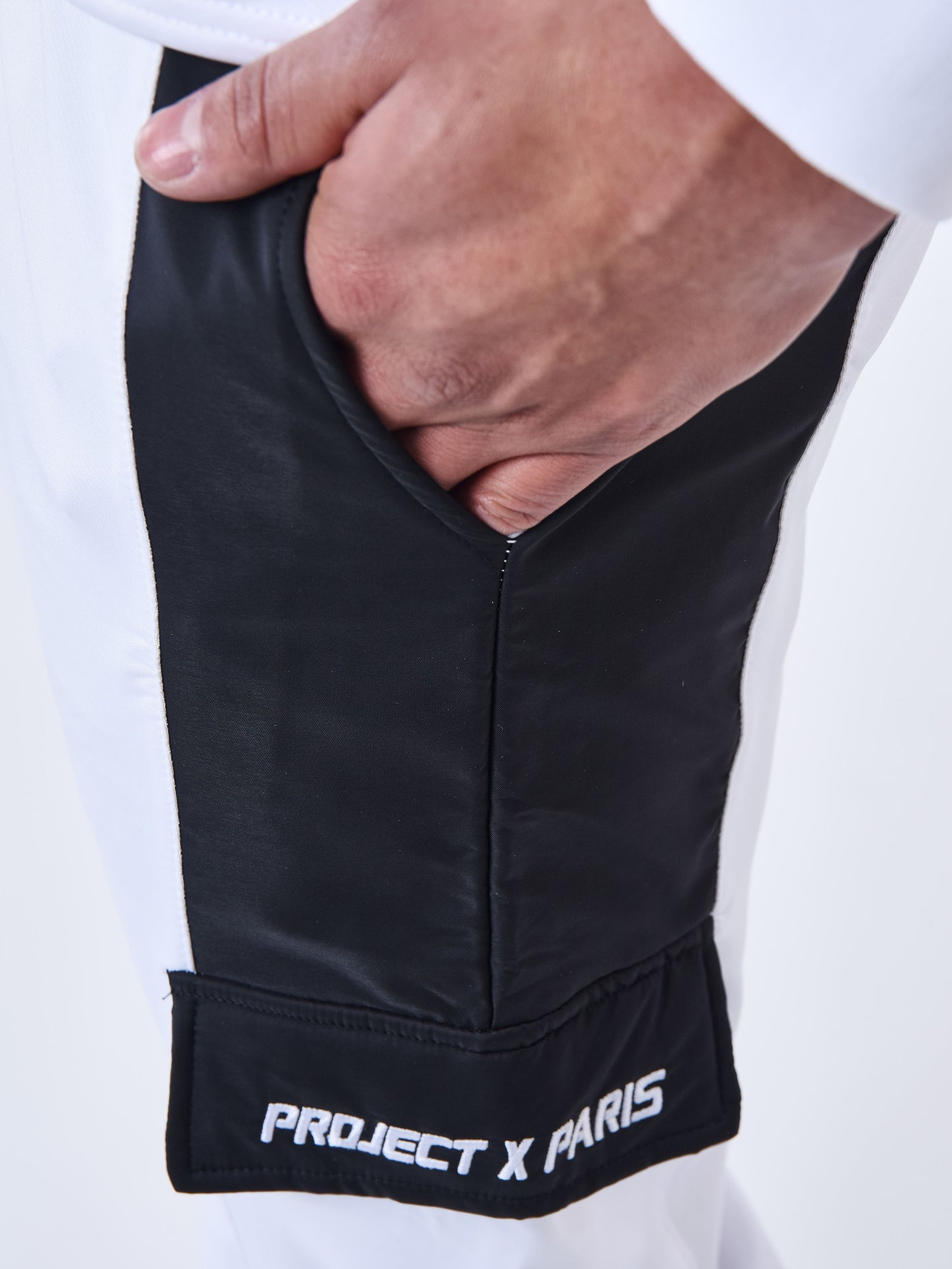 2344025-blanc-detailshot