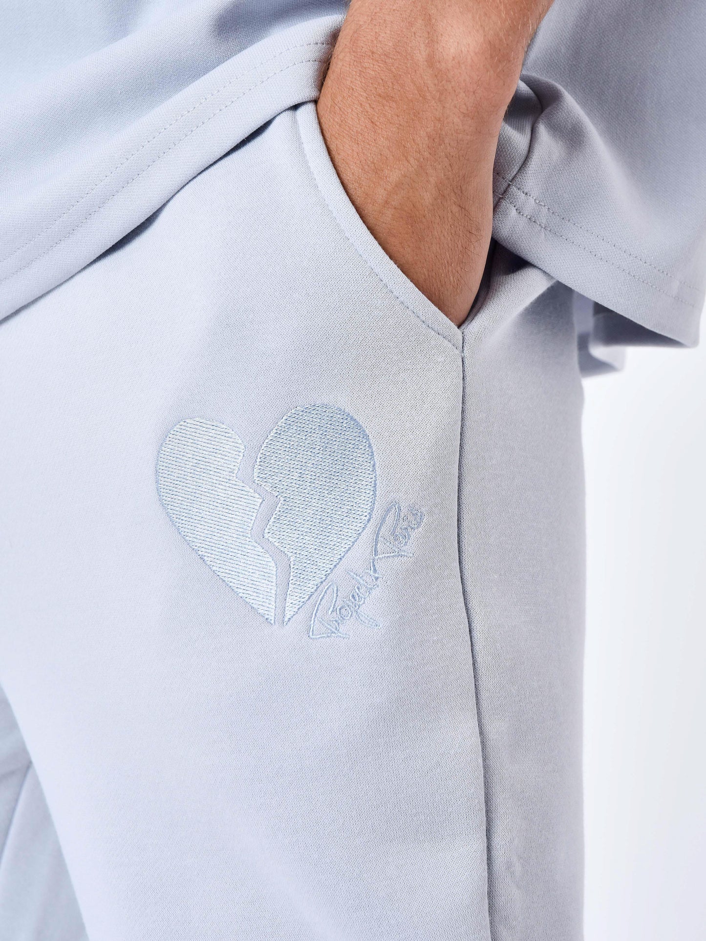 2344045-bleu-glacier