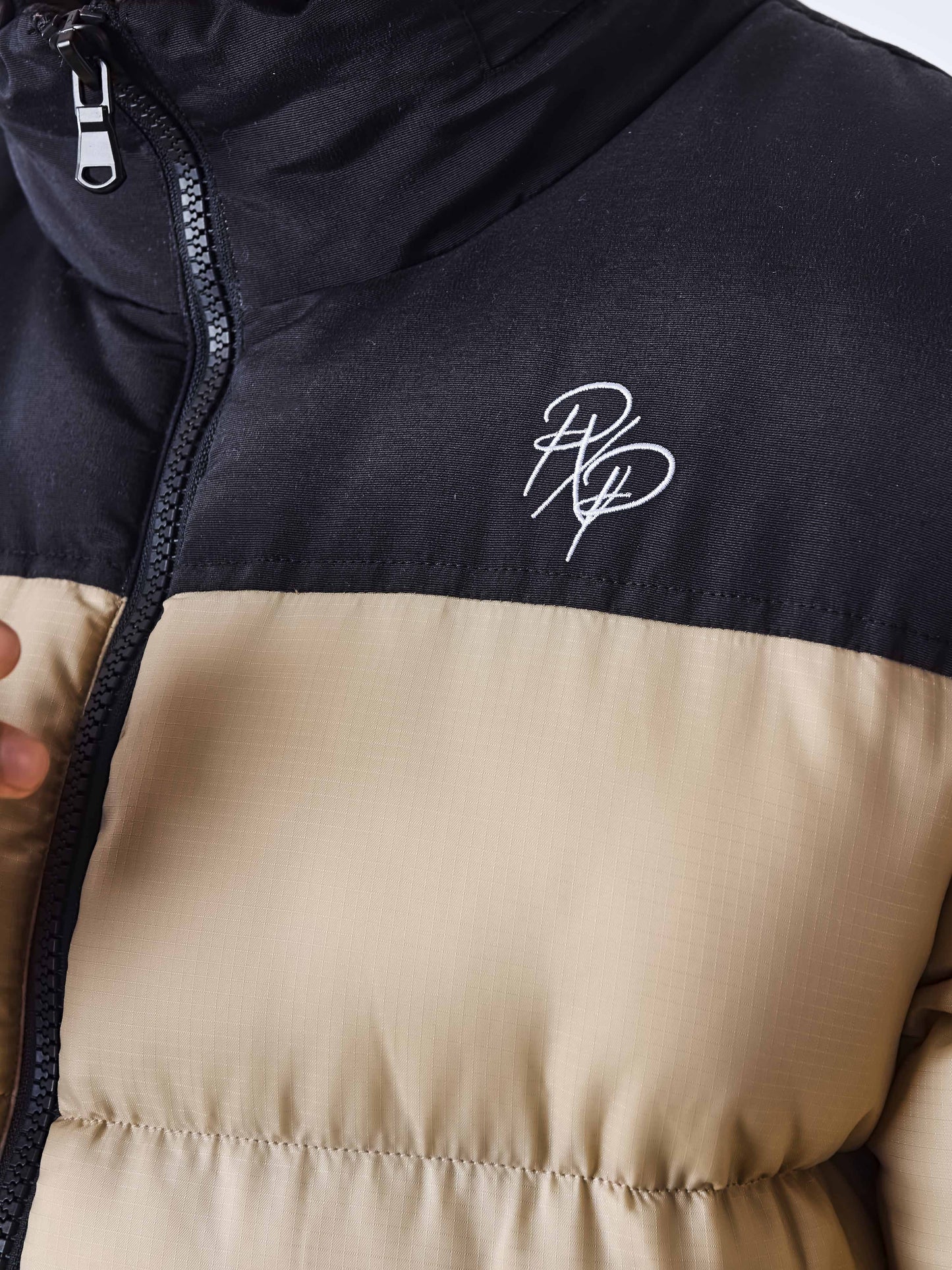 2350031-beige