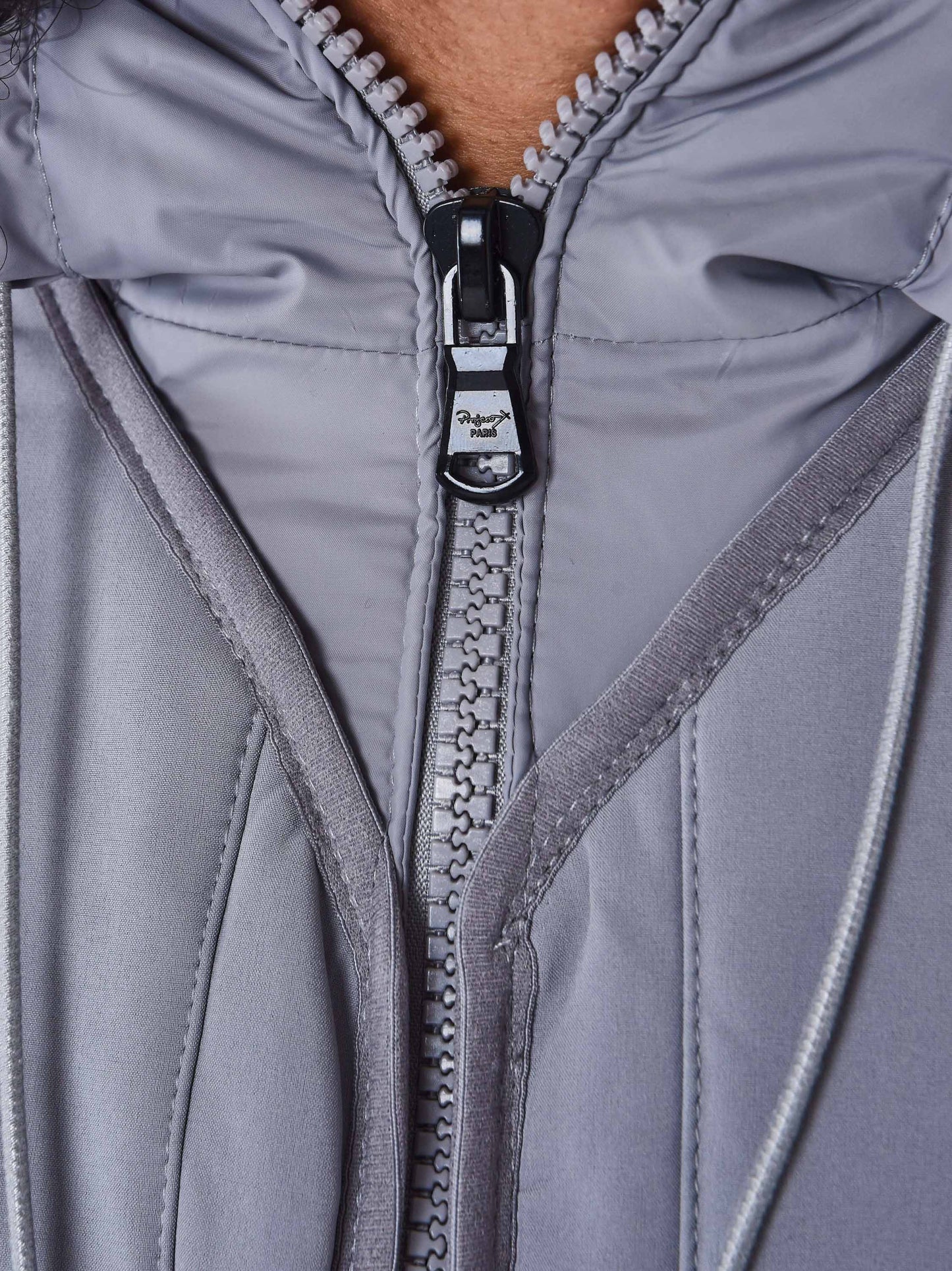 2350036-gris-clair