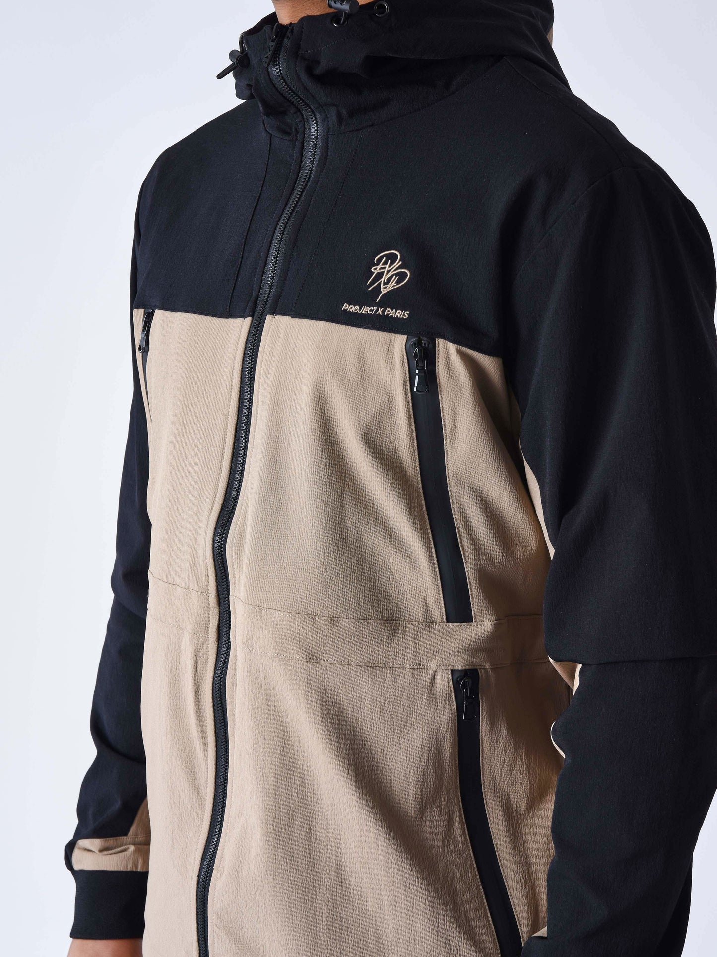 2433125-beige