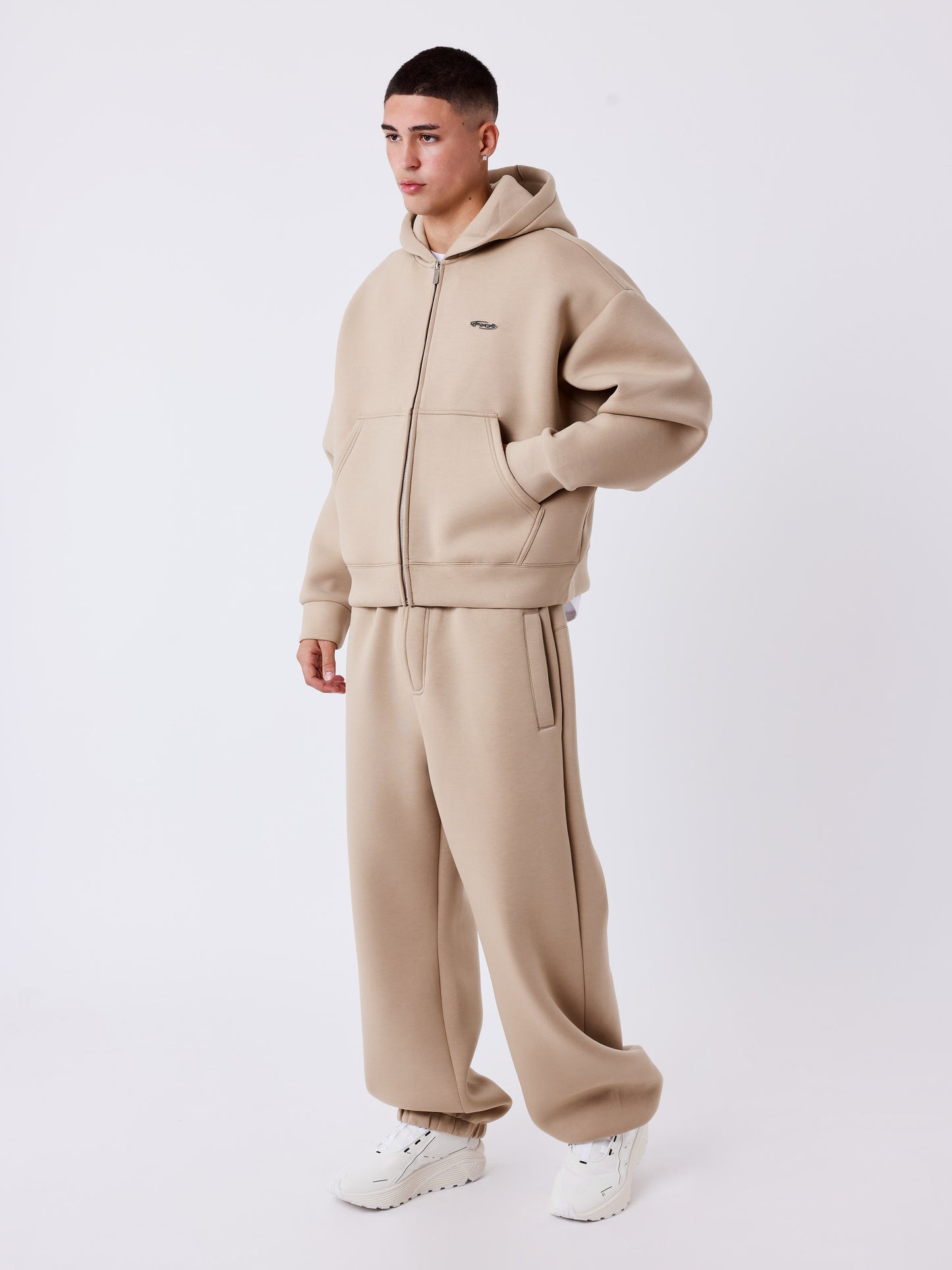 Sweat zippé à capuche en néoprène