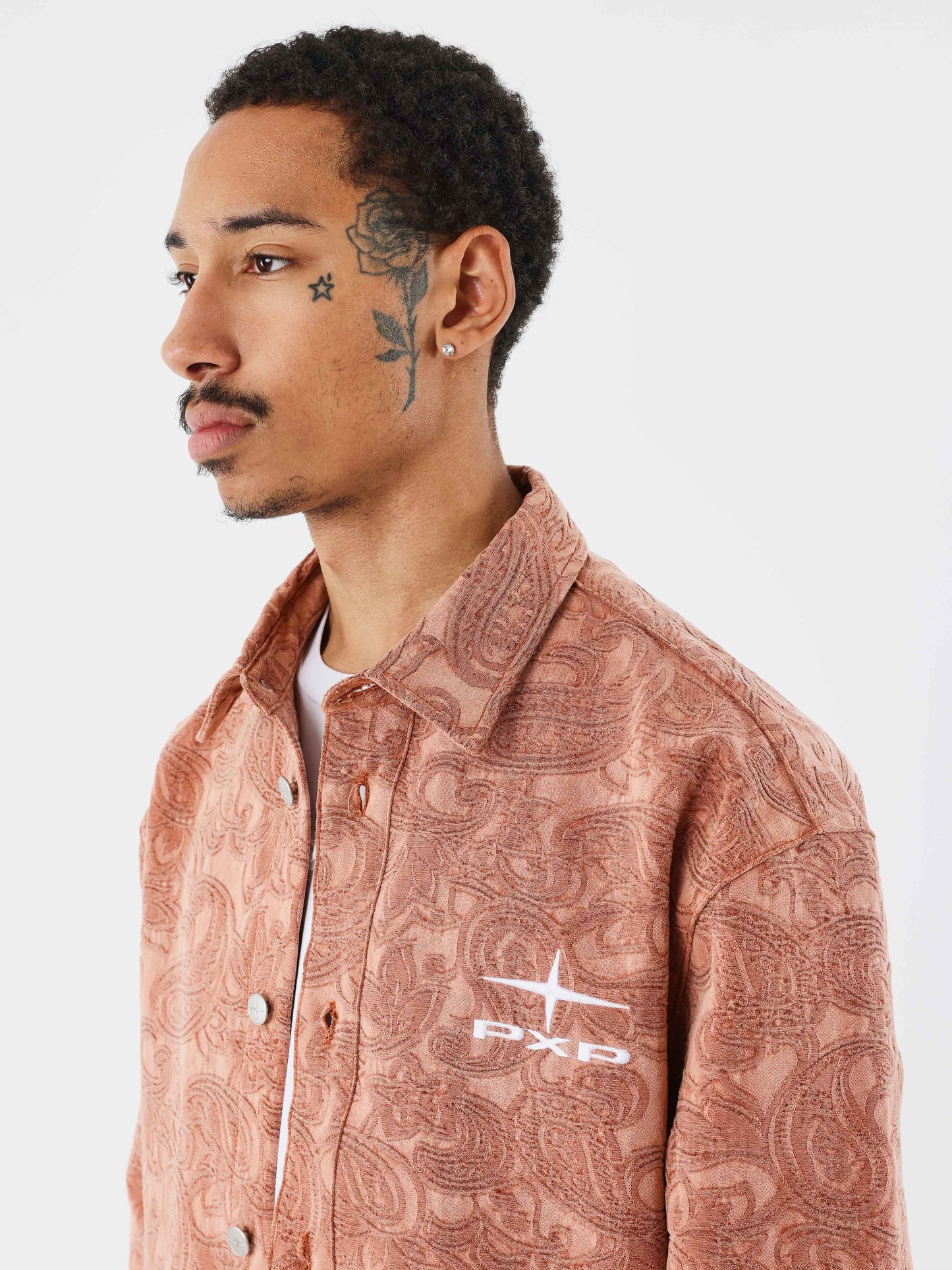 Sobrecamisa Kalash x PXP com estampas bandana