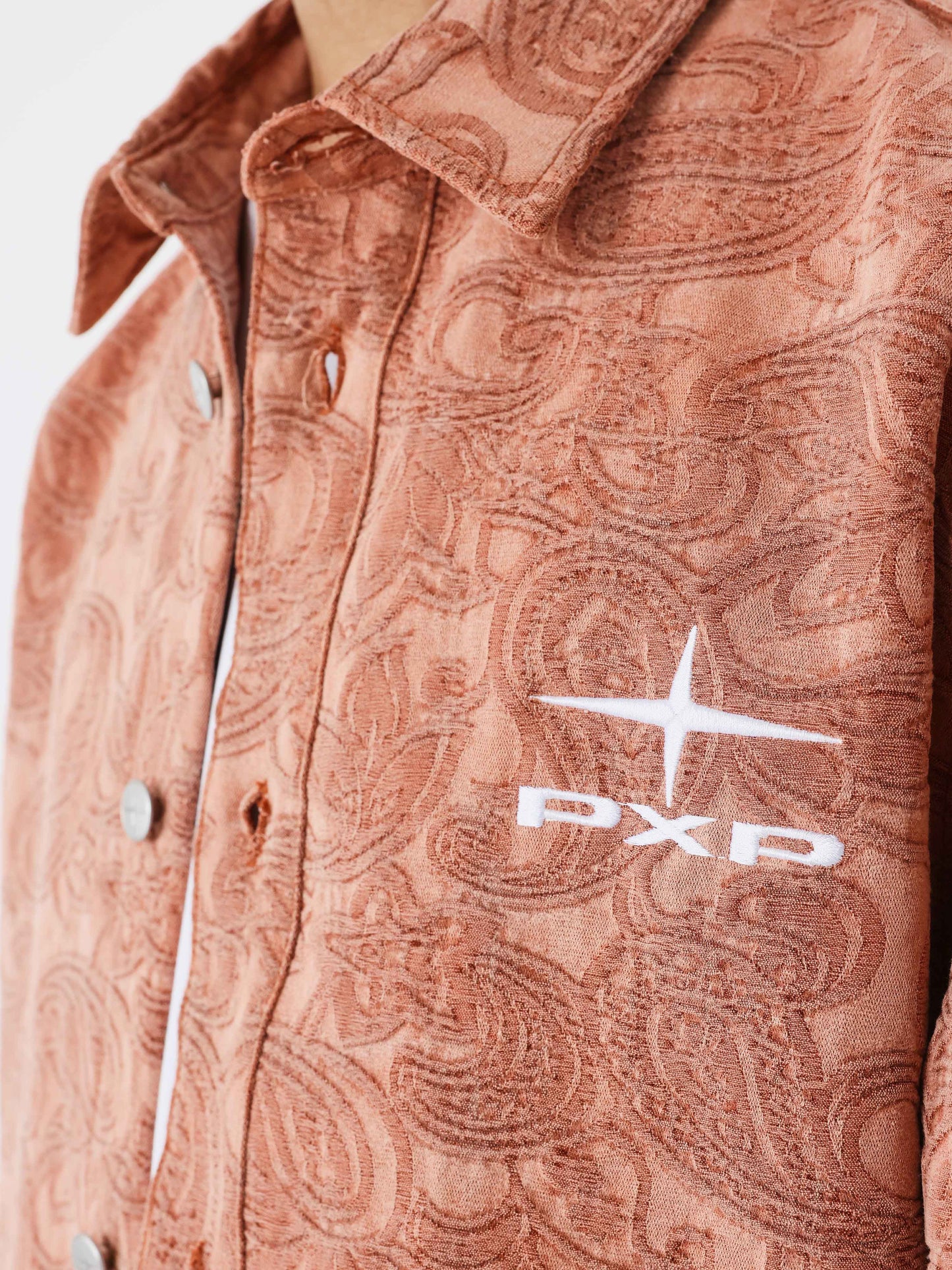 Sobrecamisa Kalash x PXP com estampas bandana
