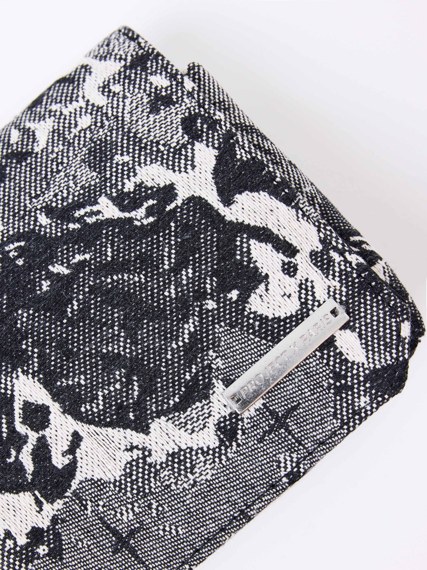 b2467-noir