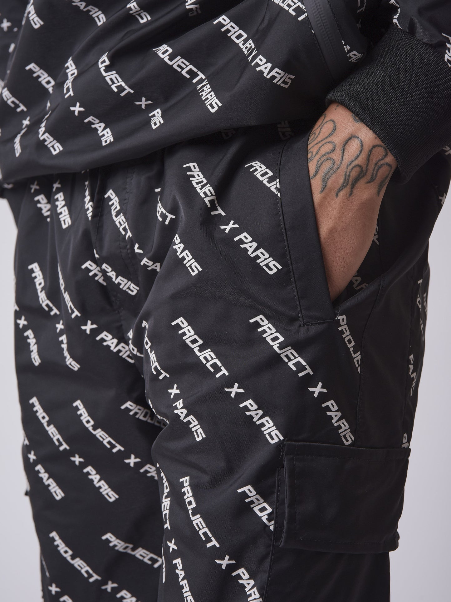 bas-de-jogging-irise-a-logo-2040083-noir-detailshot