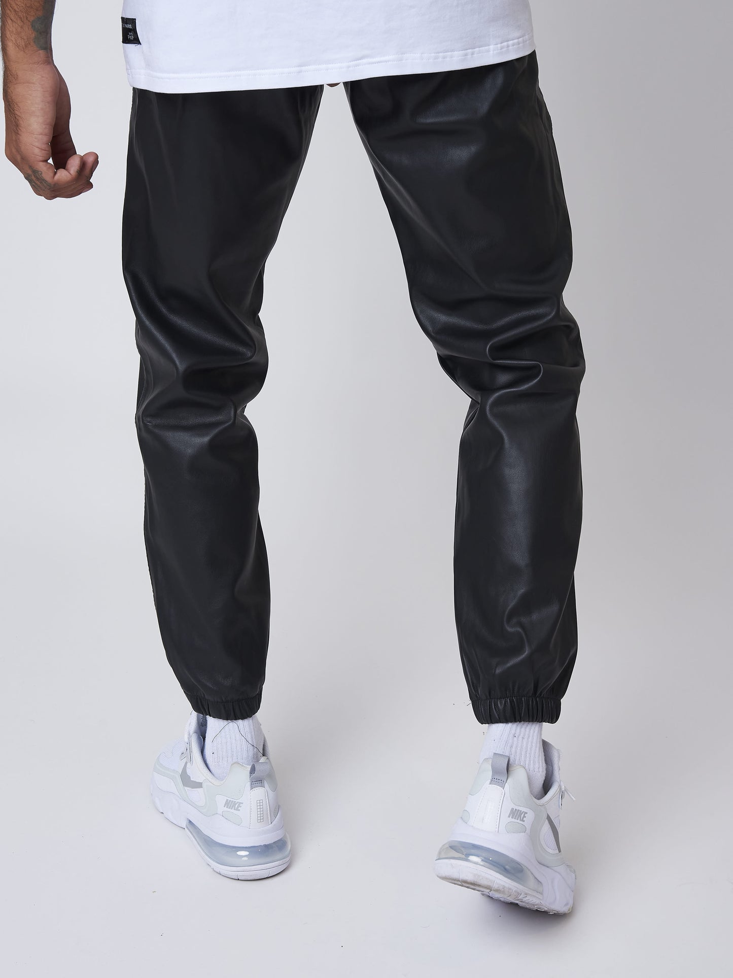 bas-de-jogging-simili-cuir-avec-empiecement-reflechissant-2040087-1-noir