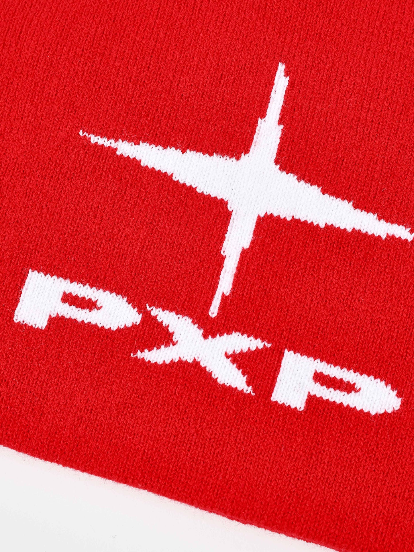 bonnet-polaris-rouge-detailshot