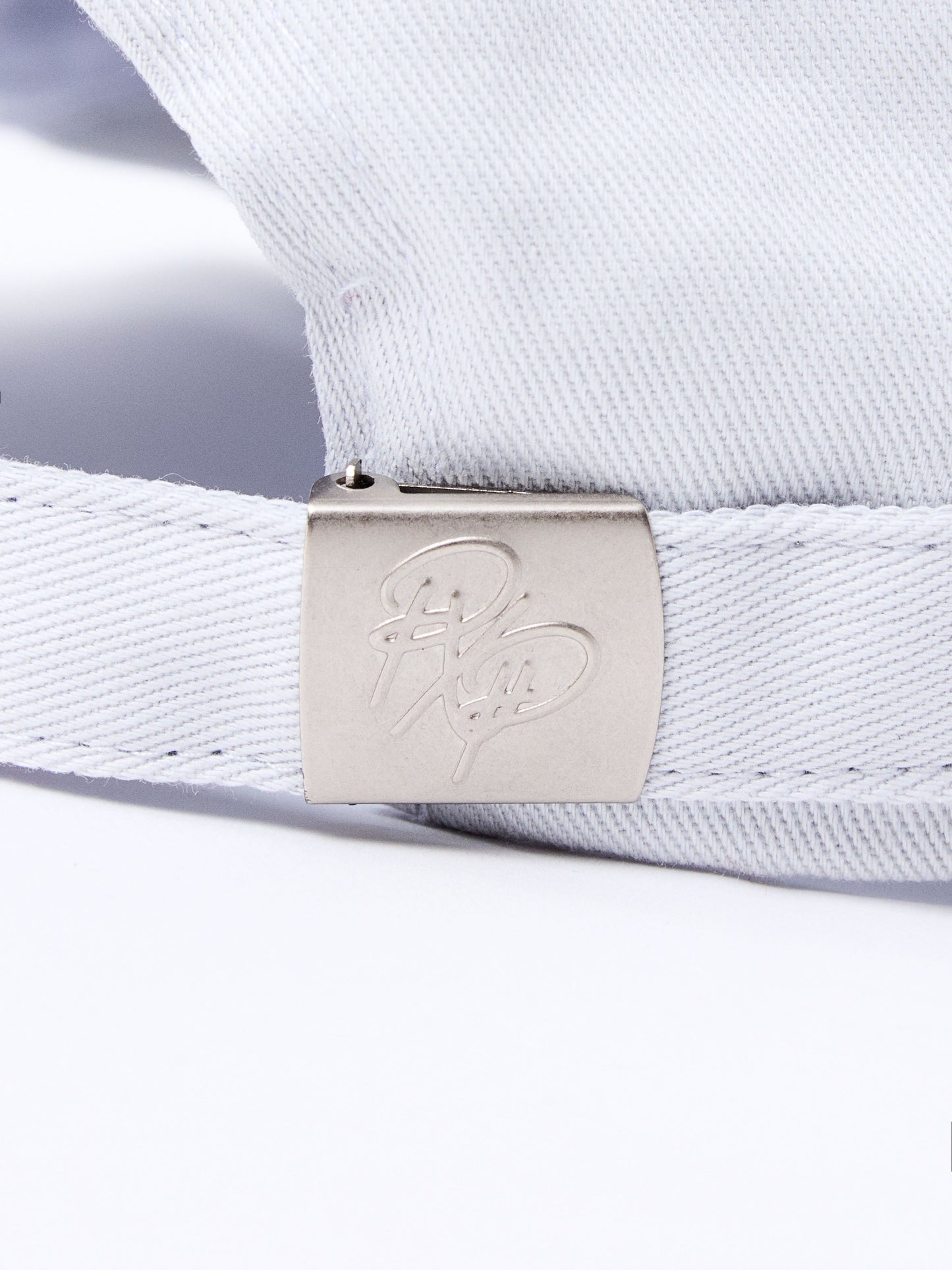 ca21017-bleu-glacier