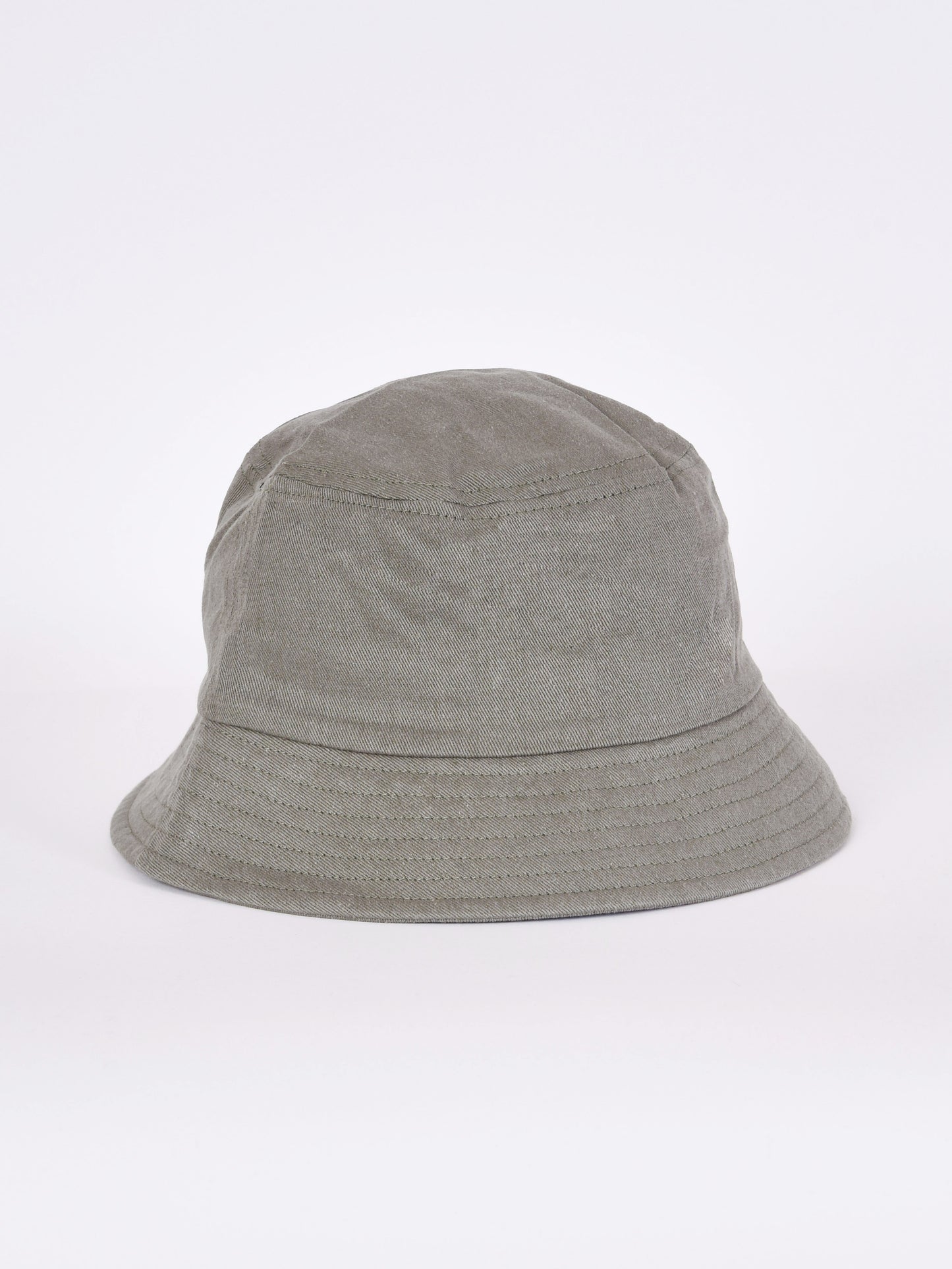 ca22019-4173-kaki