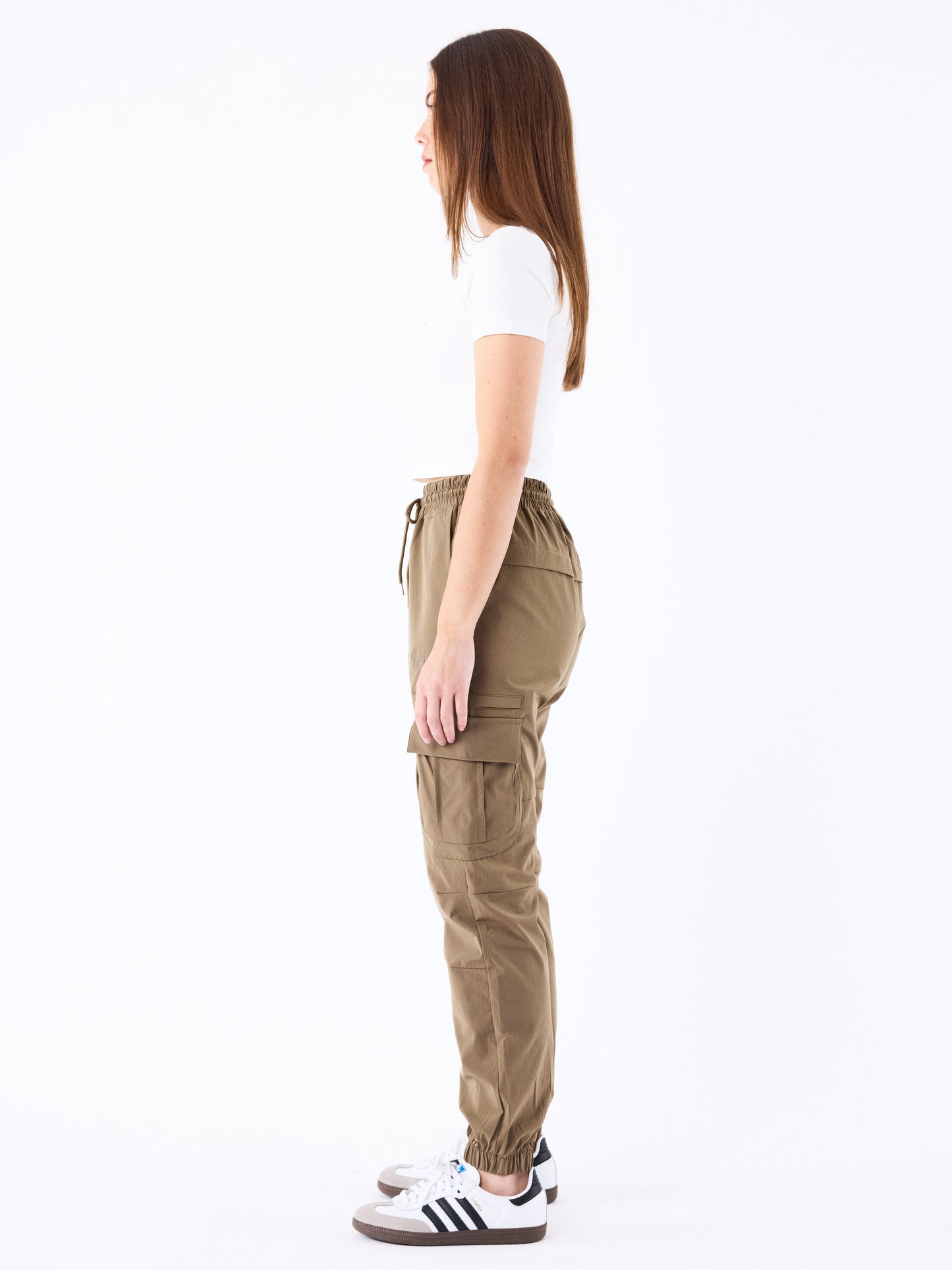 cargo-en-matiere-technique-5102-olive-fonce