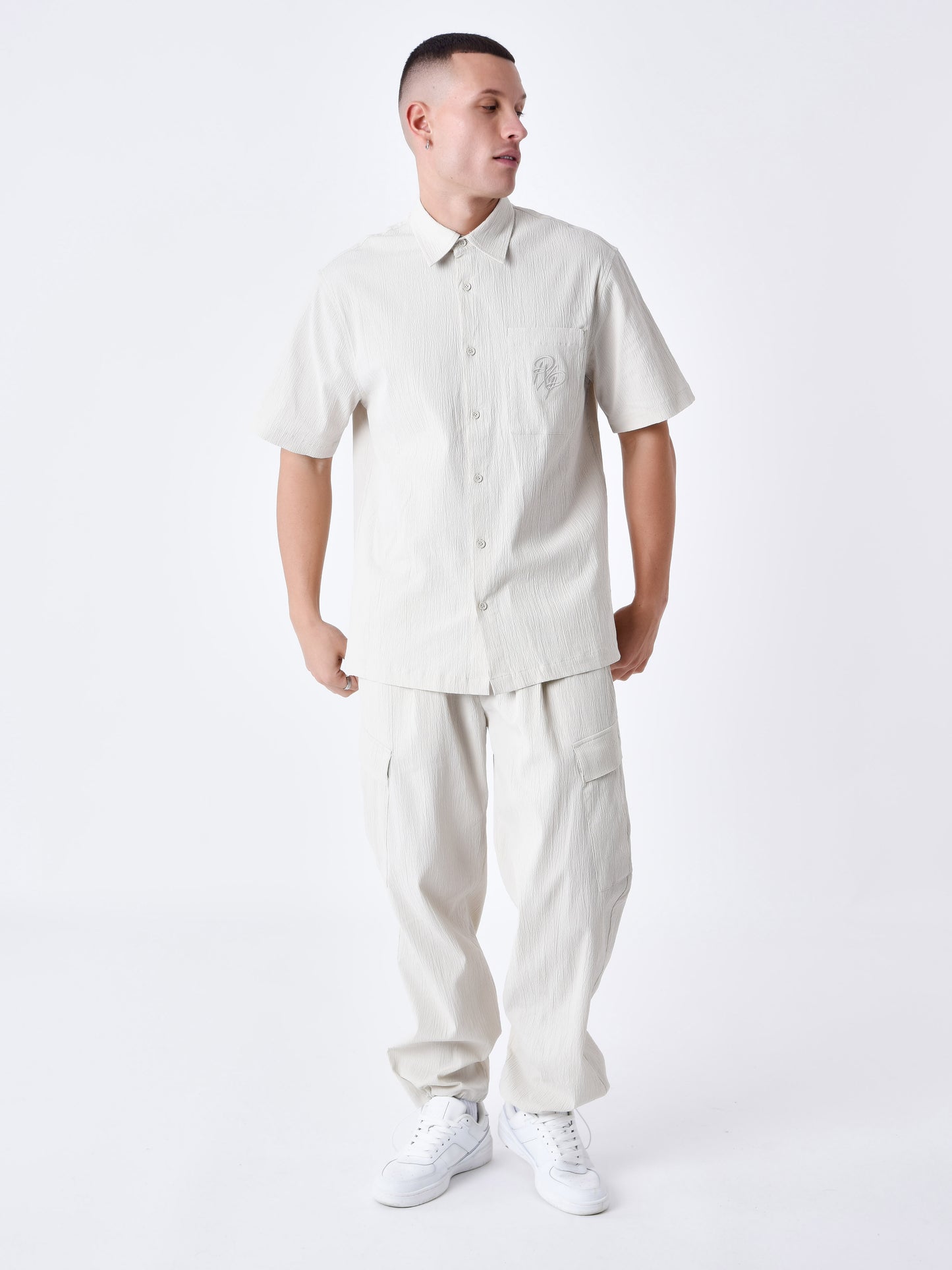 chemise-effet-froisse-a-poches-beige