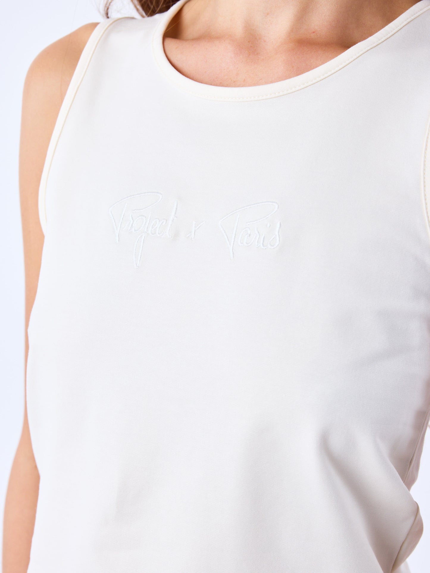 crop-top-debardeur-essentials-craie-detailshot