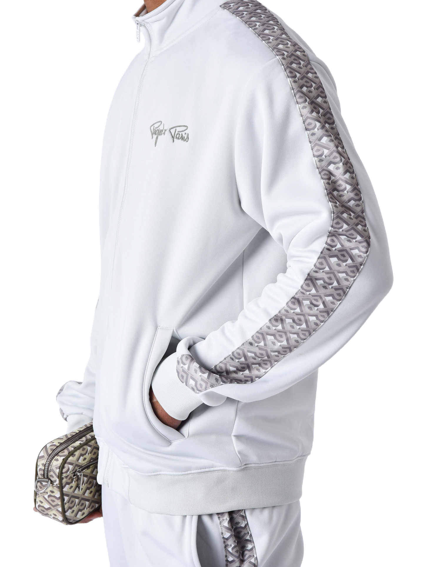 veste-zipper-a-bande-imprime-greige-modelshot