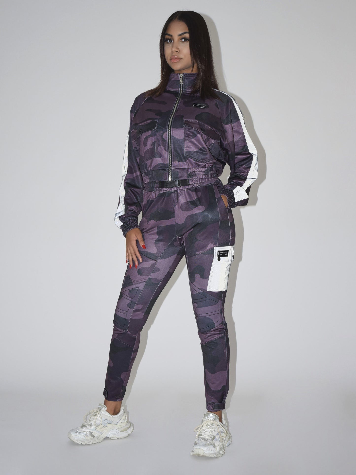 f203094-violet-modelshot