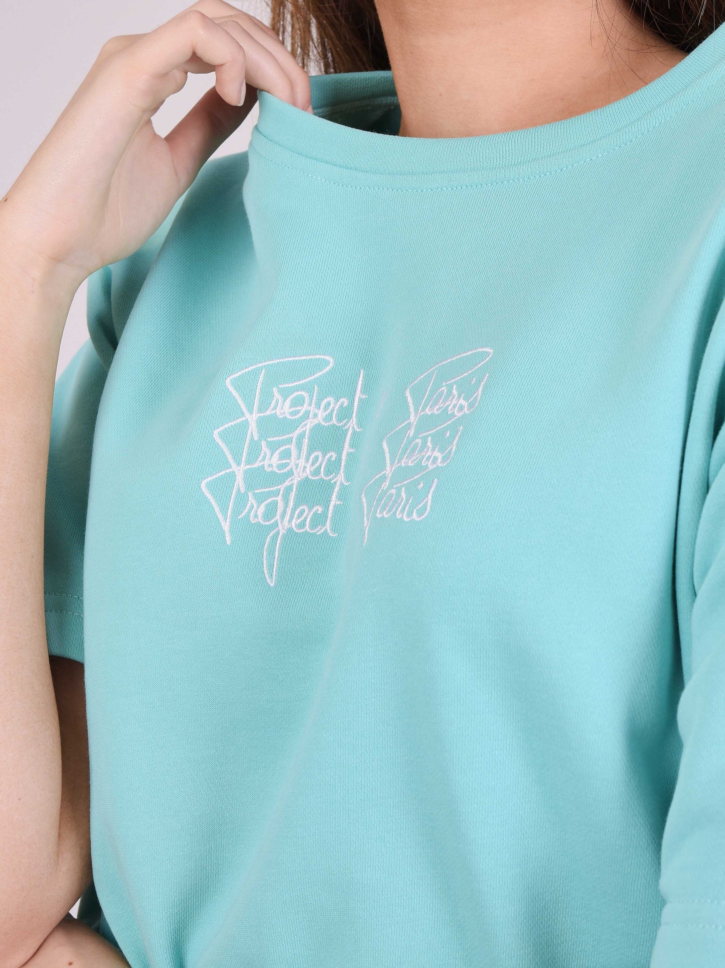 f221102-turquoise-modelshot