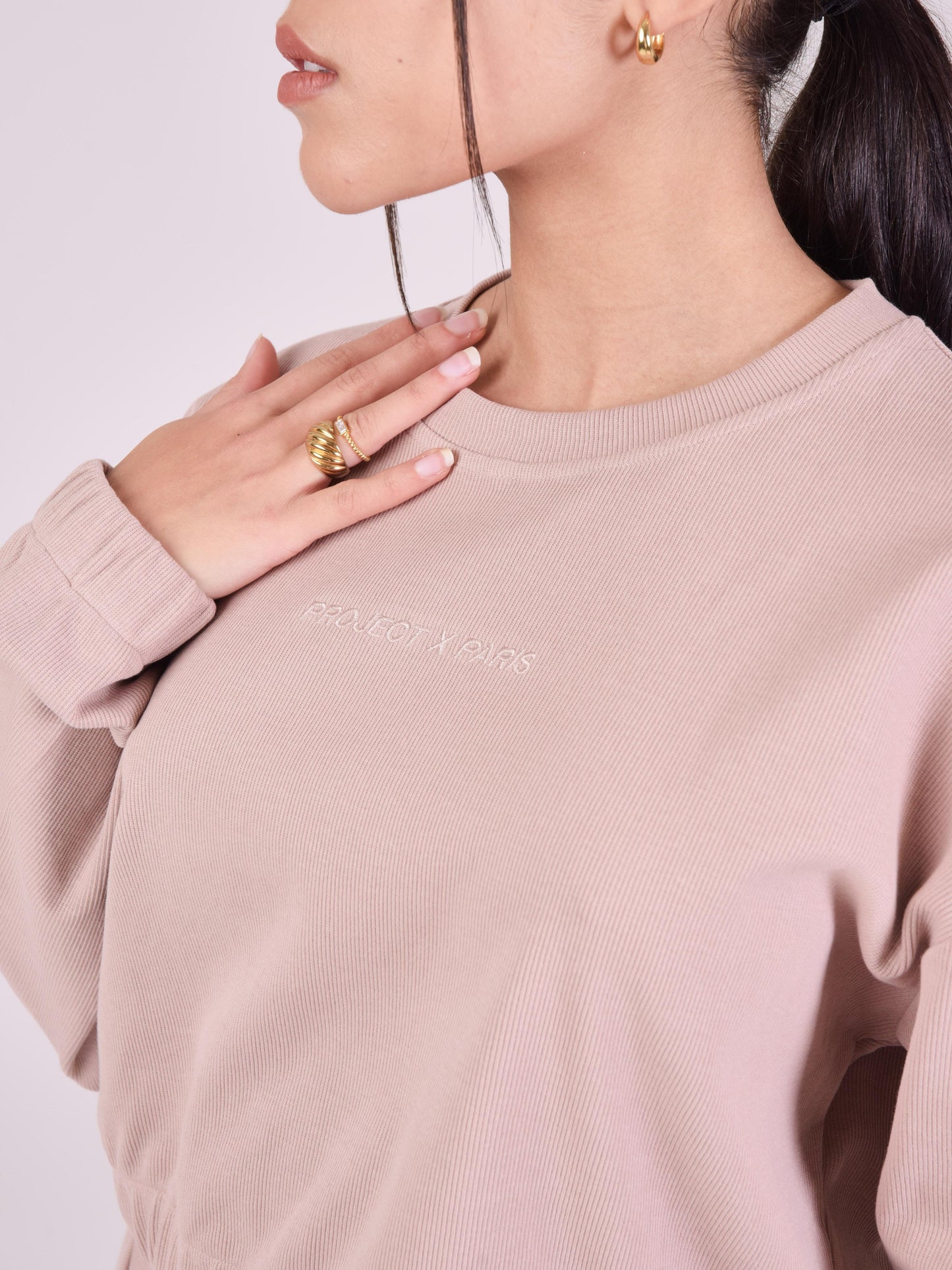 f222123-beige-modelshot