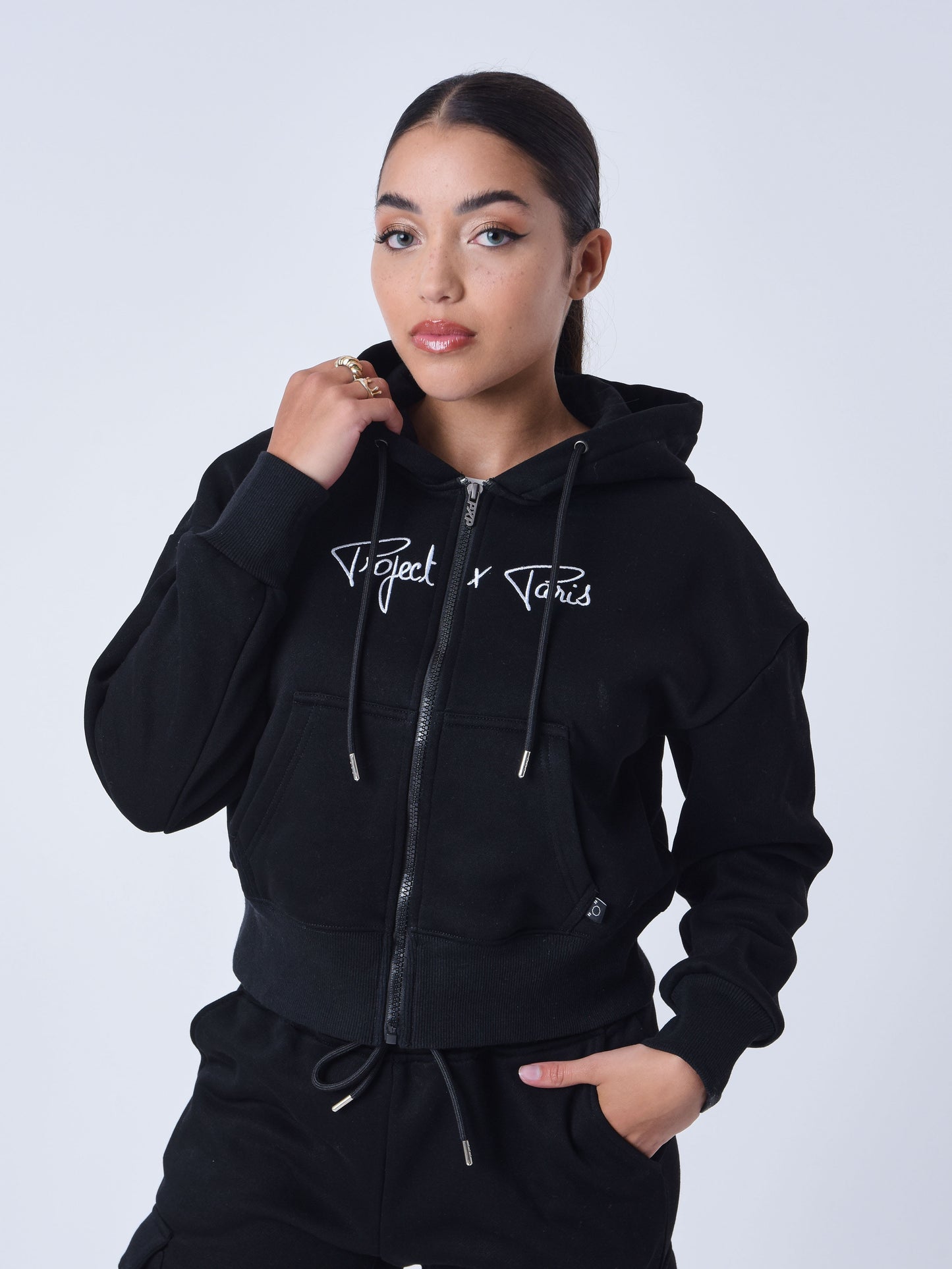 f223156-noir