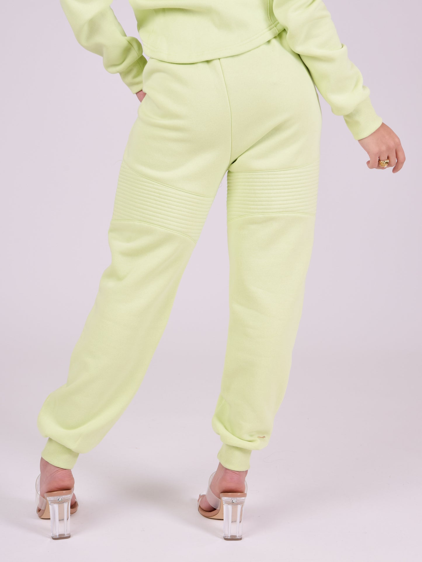 f224153-jaune-fluo-modelshot
