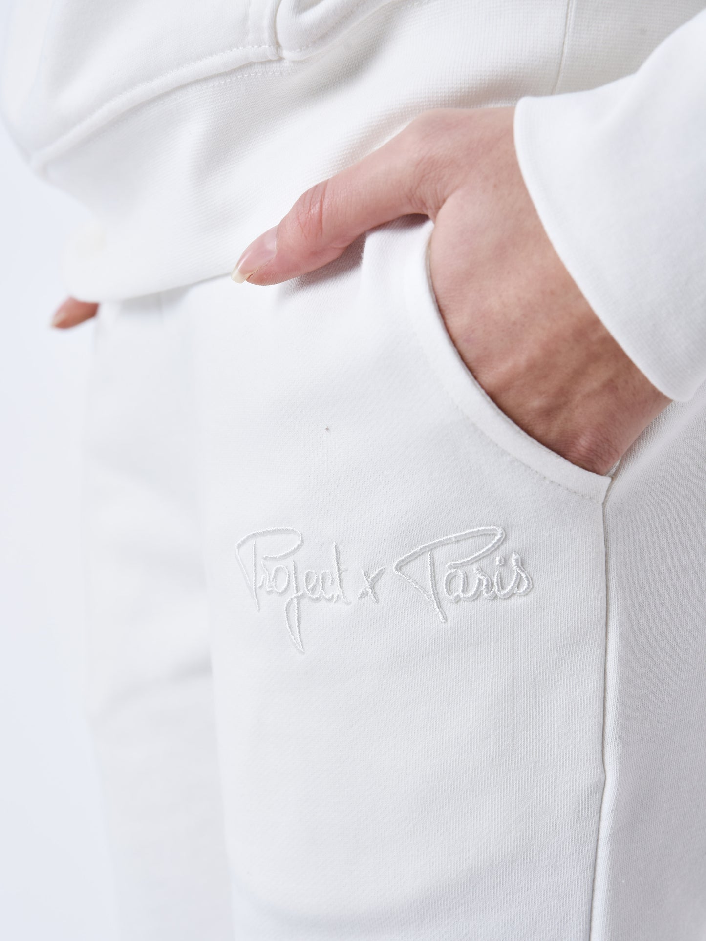 f244138-2-4754-blanc-casse