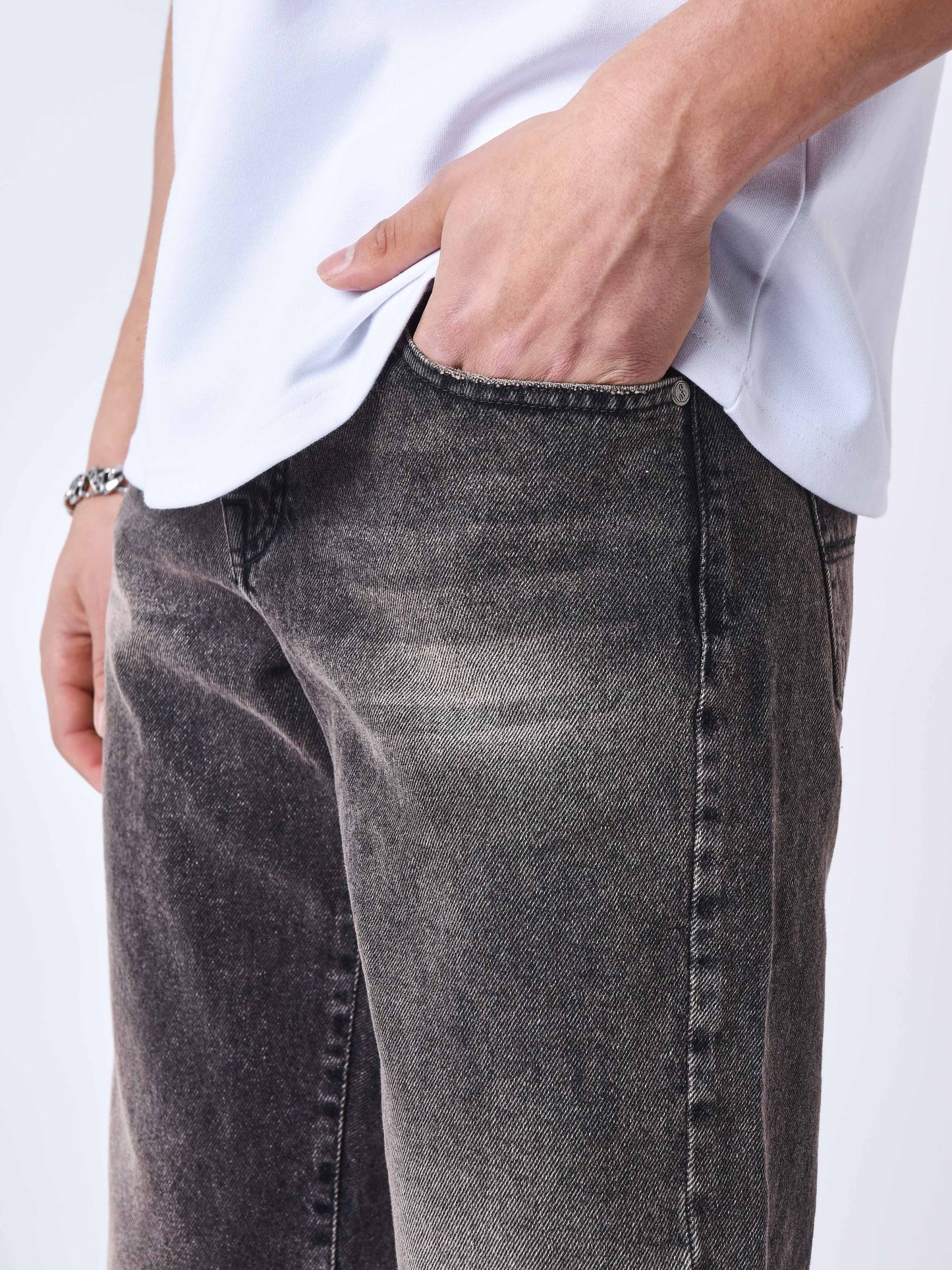 jean-ample-gris