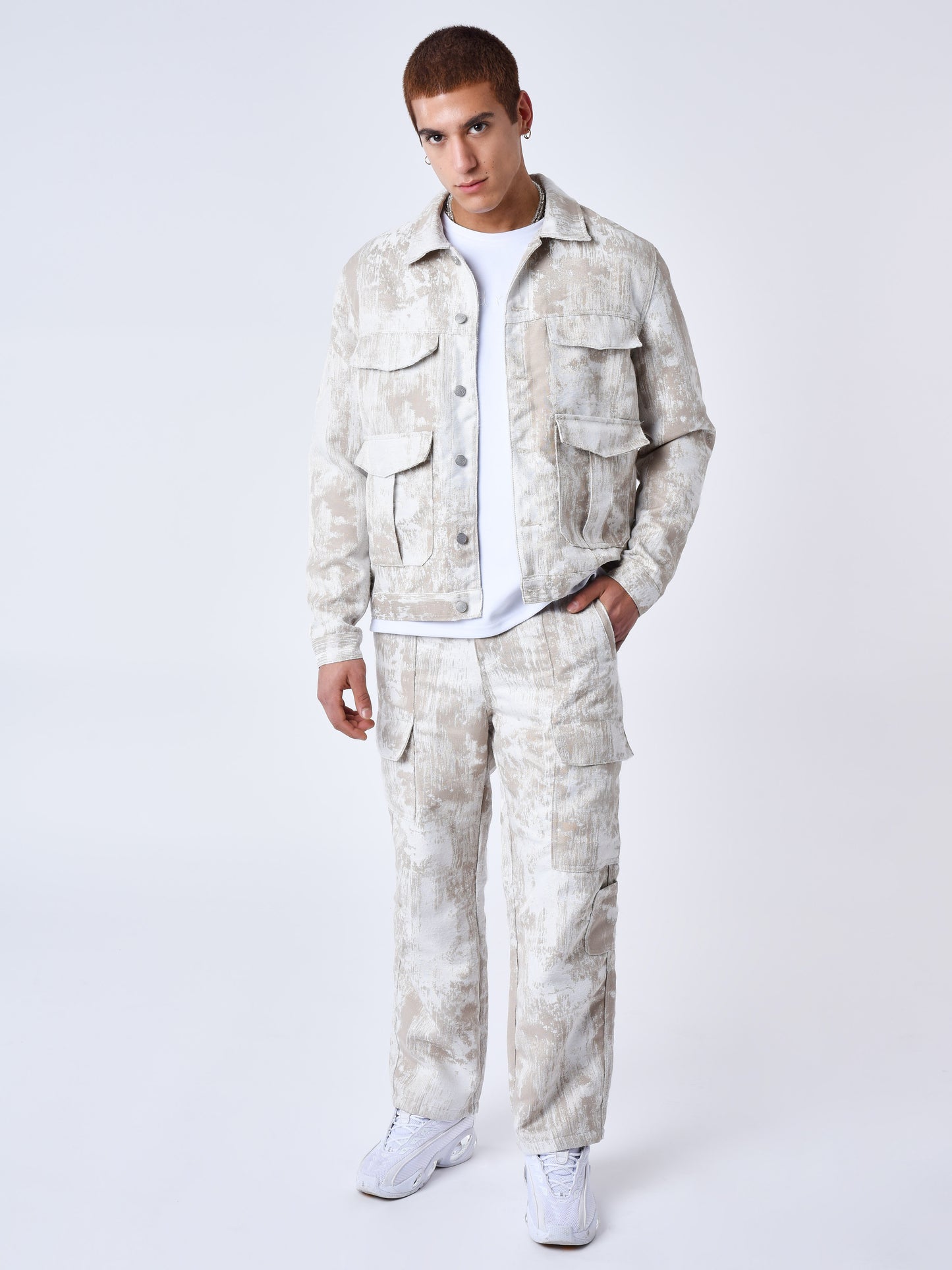 pantalon-a-poches-en-toile-abstrait-beige