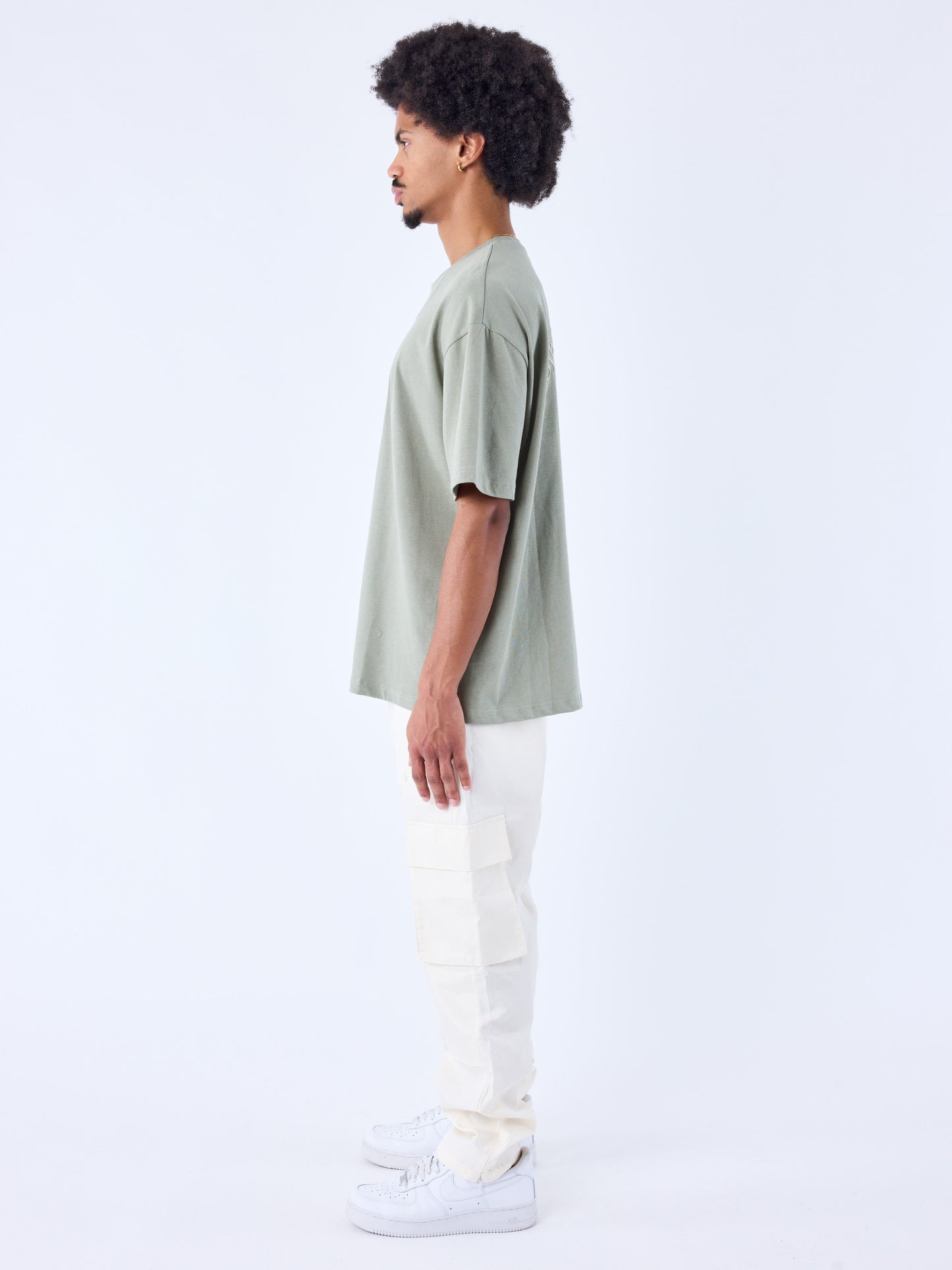 pantalon-cargo-en-matiere-technique-craie