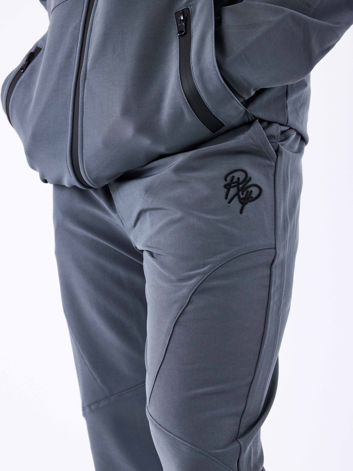 pantalon-cargo-technique-anthracite-detailshot