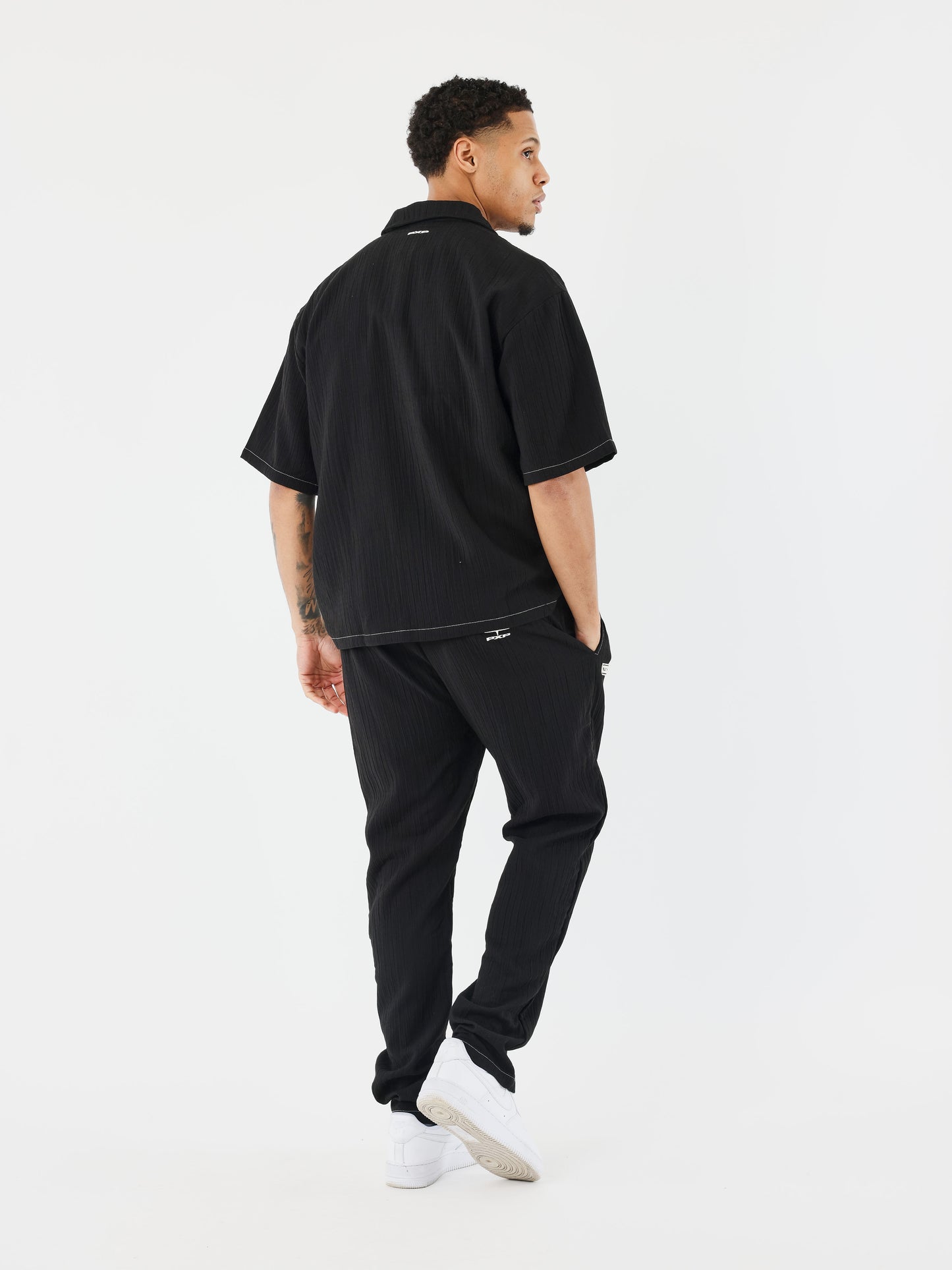 pantalon-decontractee-plissee-noir