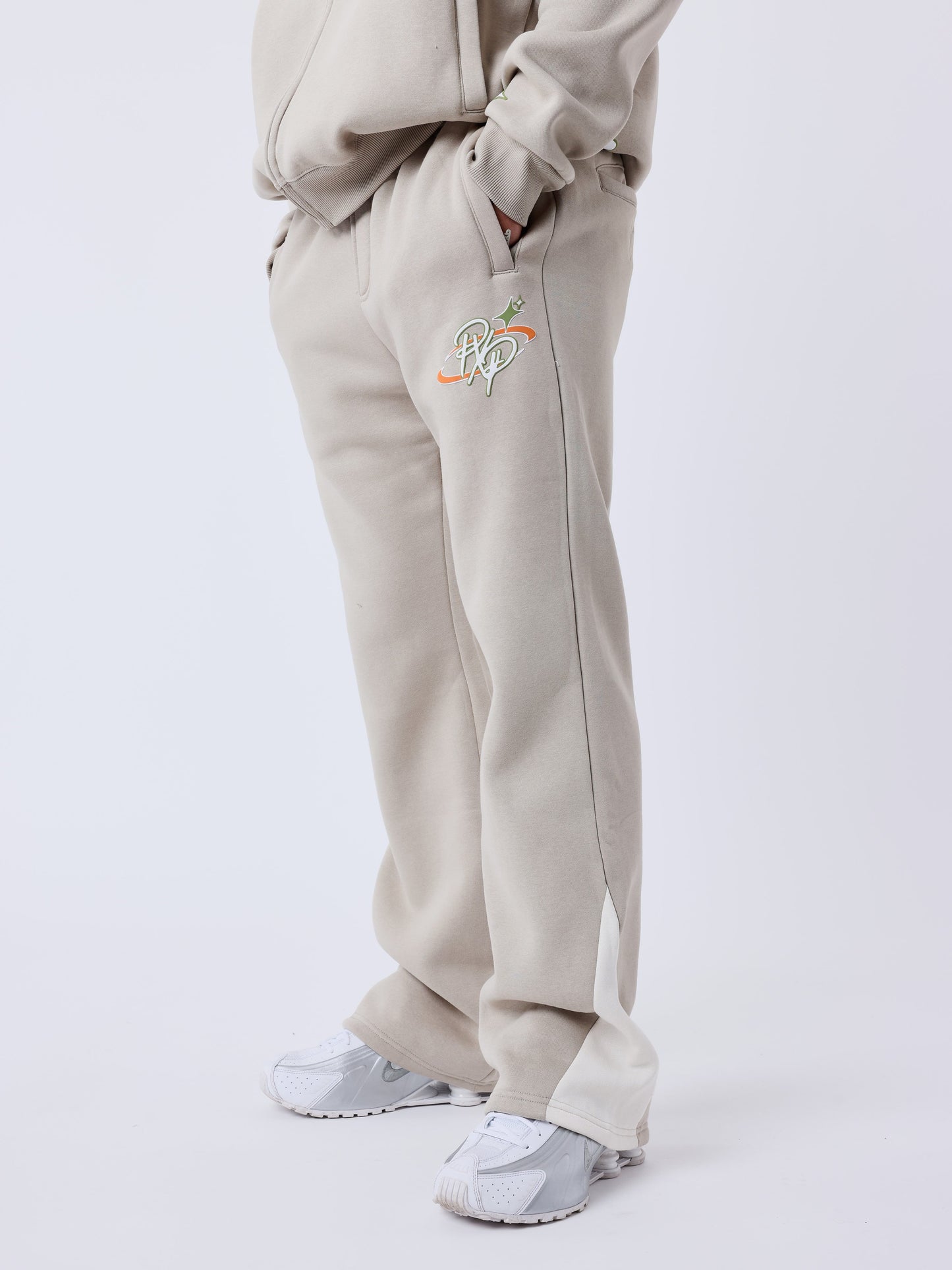 pantalon-jogging-collaboration-kalash-gris-fume